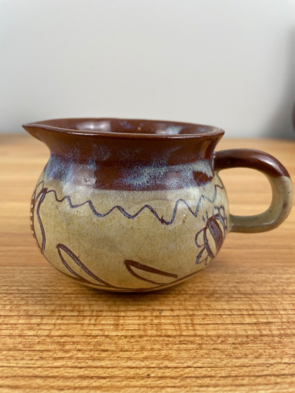 VINTAGE BROWN MARY GRABILL GRAYLOR PRIMITIVE ART POTTERY CREAMER / PITCHER
