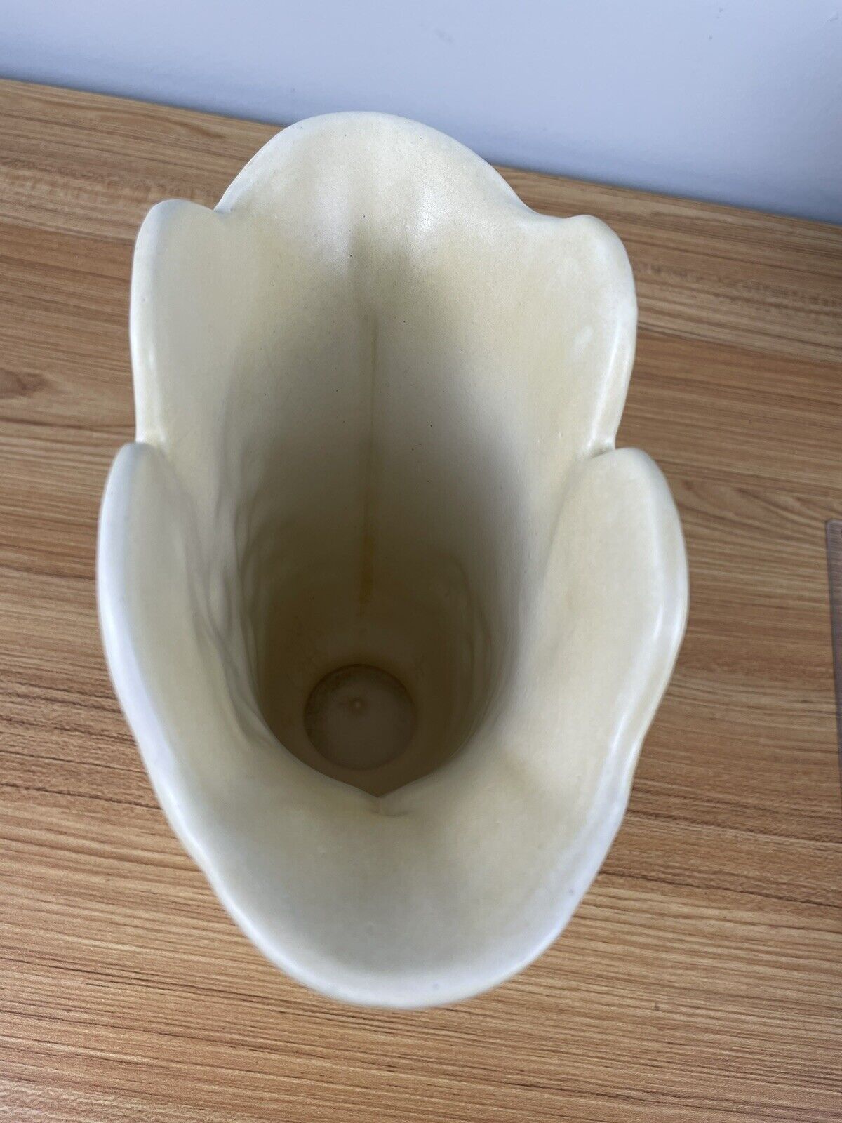 Hull Art USA 2 Handled WILD FLOWER YELLOW ROSE Vase W-9-8 1/2 Matte Wings