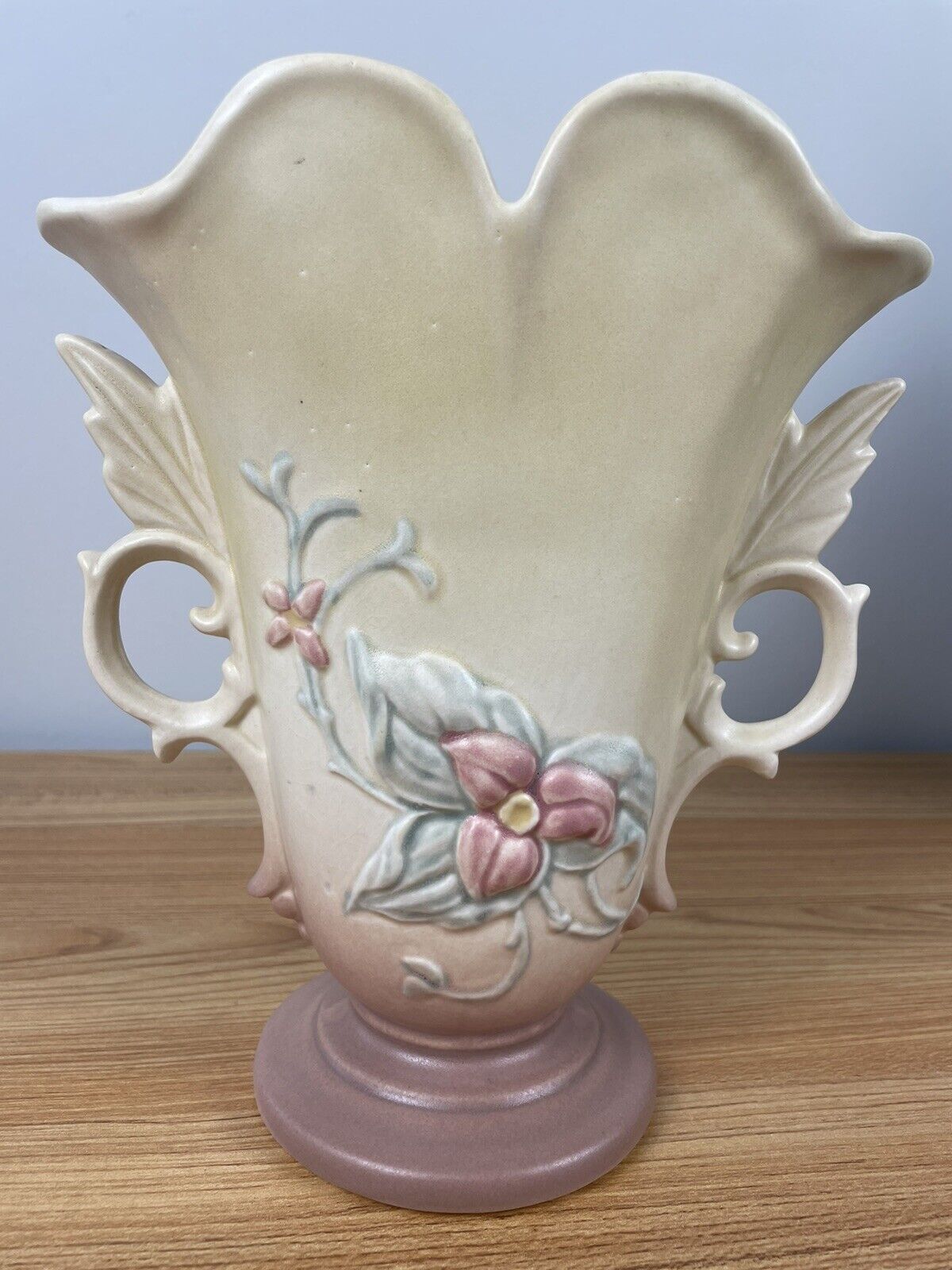 Hull Art USA 2 Handled WILD FLOWER YELLOW ROSE Vase W-9-8 1/2 Matte Wings