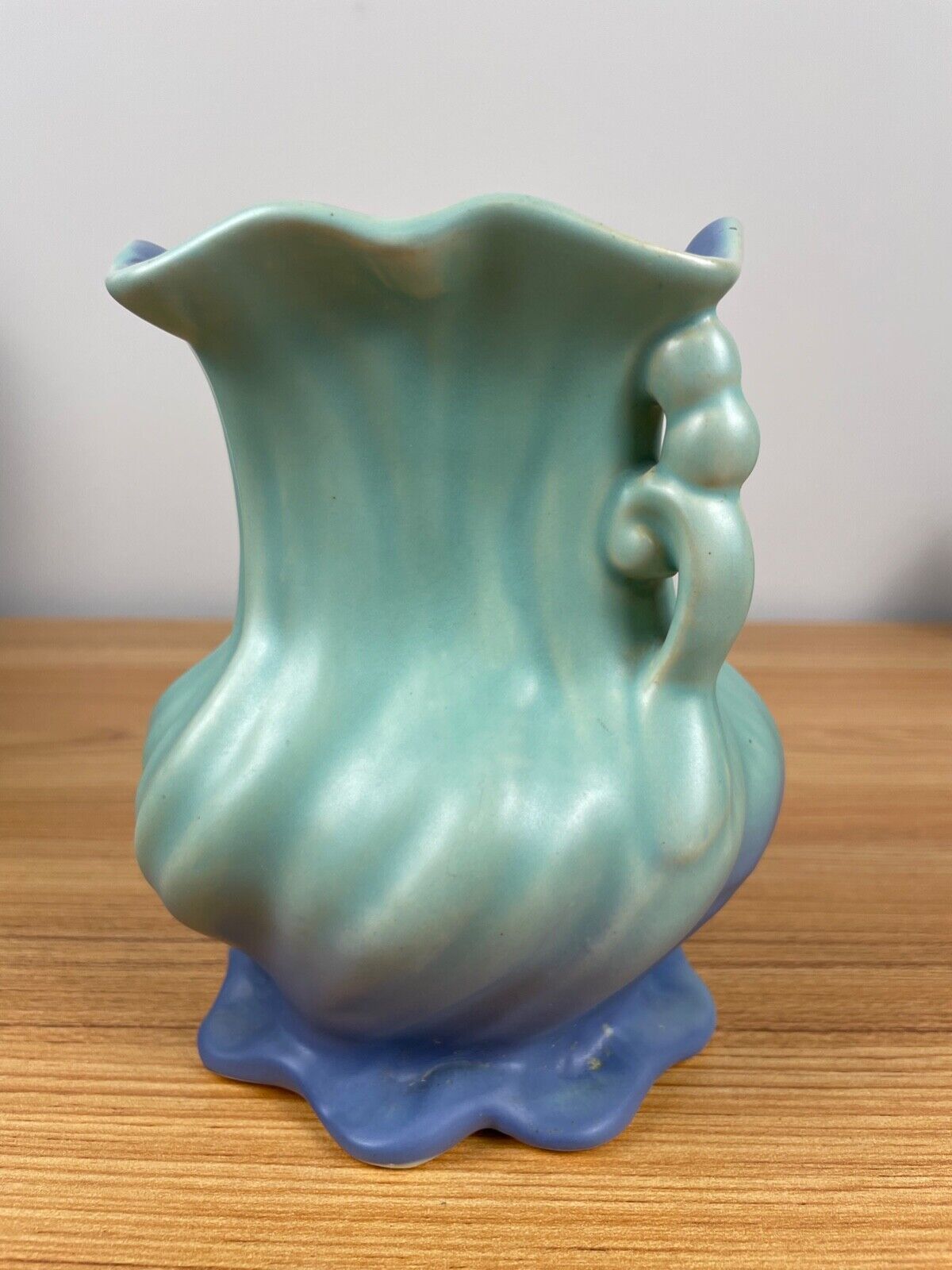 Weller Art Pottery Lido Light Blue To Dark Blue Fade Swirl Double Handle Vase