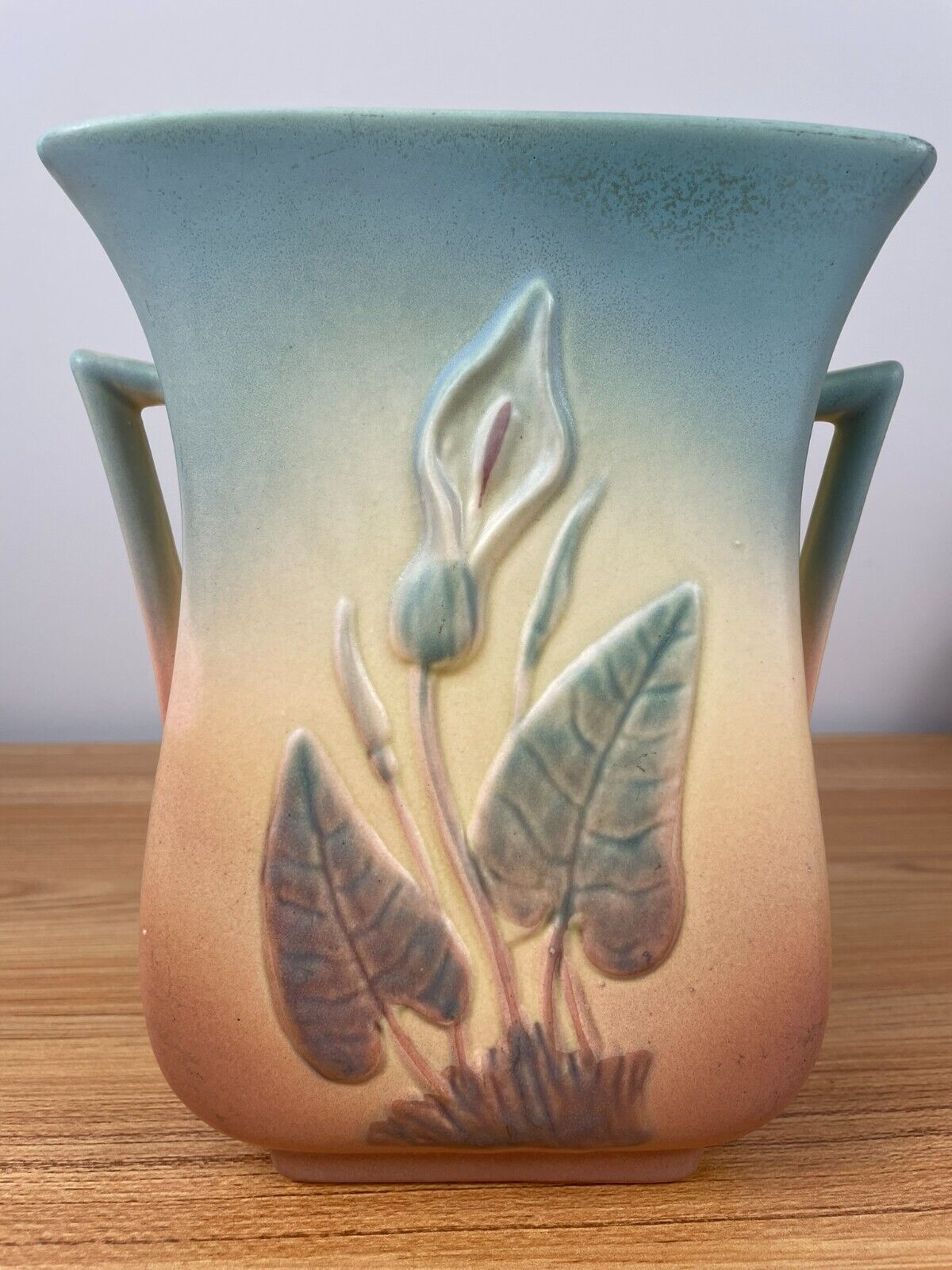 HULL ART POTTERY CALLA LILY FAN VASE #500 / 33 8" EXCELLENT 1938 MATT GLAZE