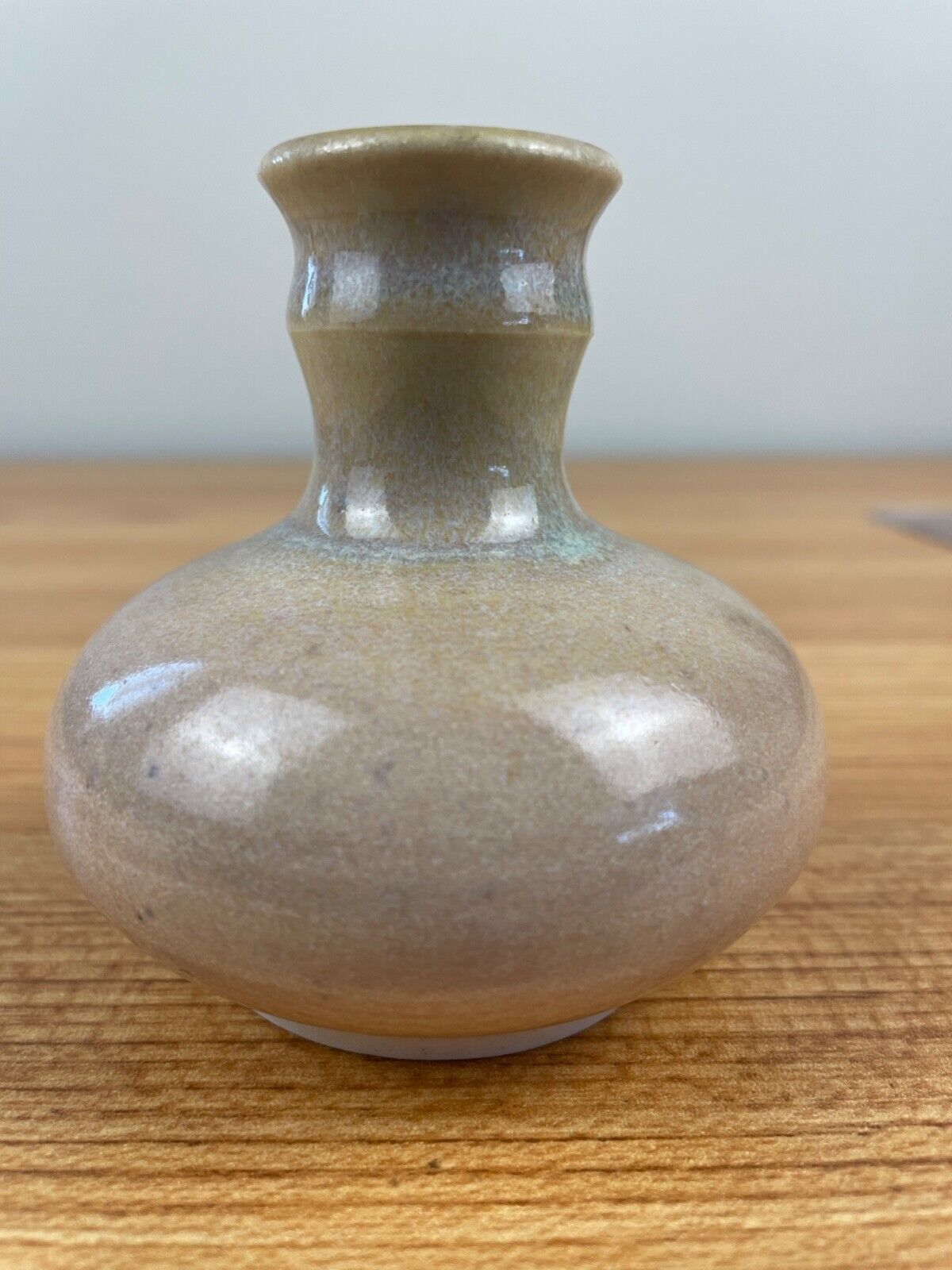 The Spring Street Pottery Signed Gary Eagan Green Tan 3” Bud Vase 1981