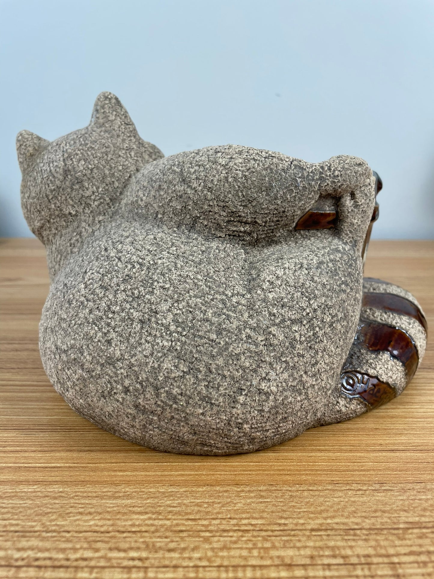 Royal Haeger Pottery RACCOON PLANTER Sand & Brown Glaze 5 1/2""