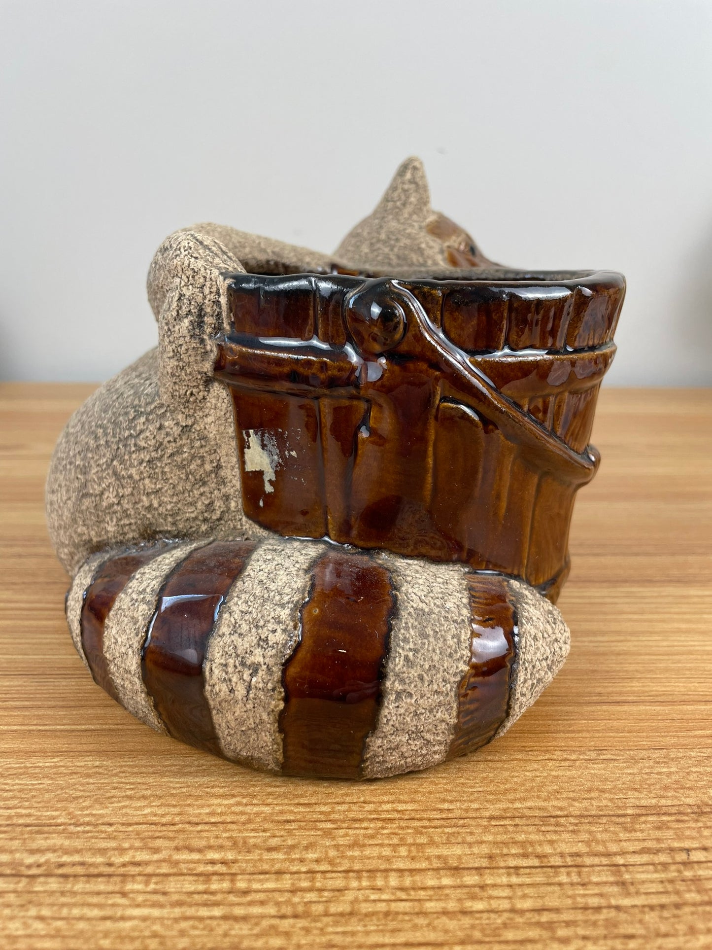 Royal Haeger Pottery RACCOON PLANTER Sand & Brown Glaze 5 1/2""