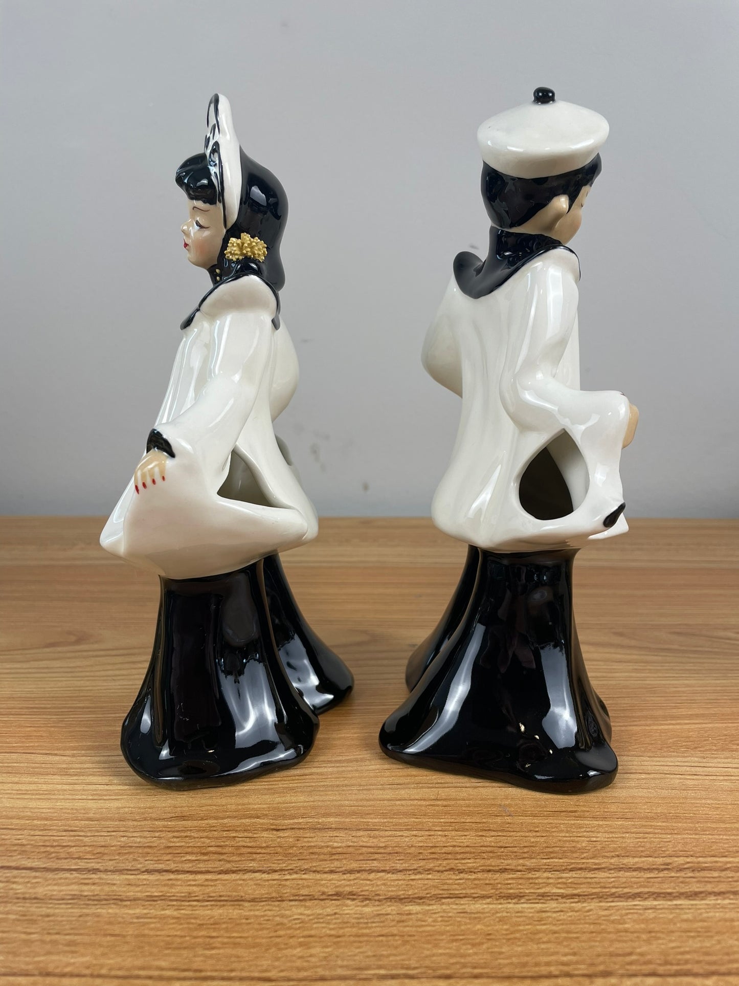Florence Ceramics Set Ceramic Asian Couple Pair Ivory & Gold Spaghetti Floral