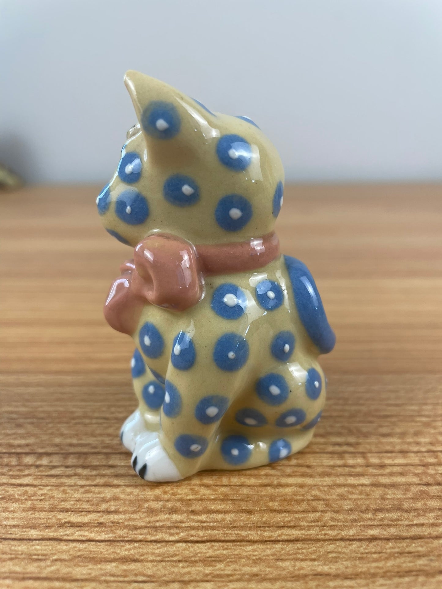 Vintage CERAMIC ARTS STUDIO Yellow Cat Figurine Blue Polka Dots 2.75"" Tall USA