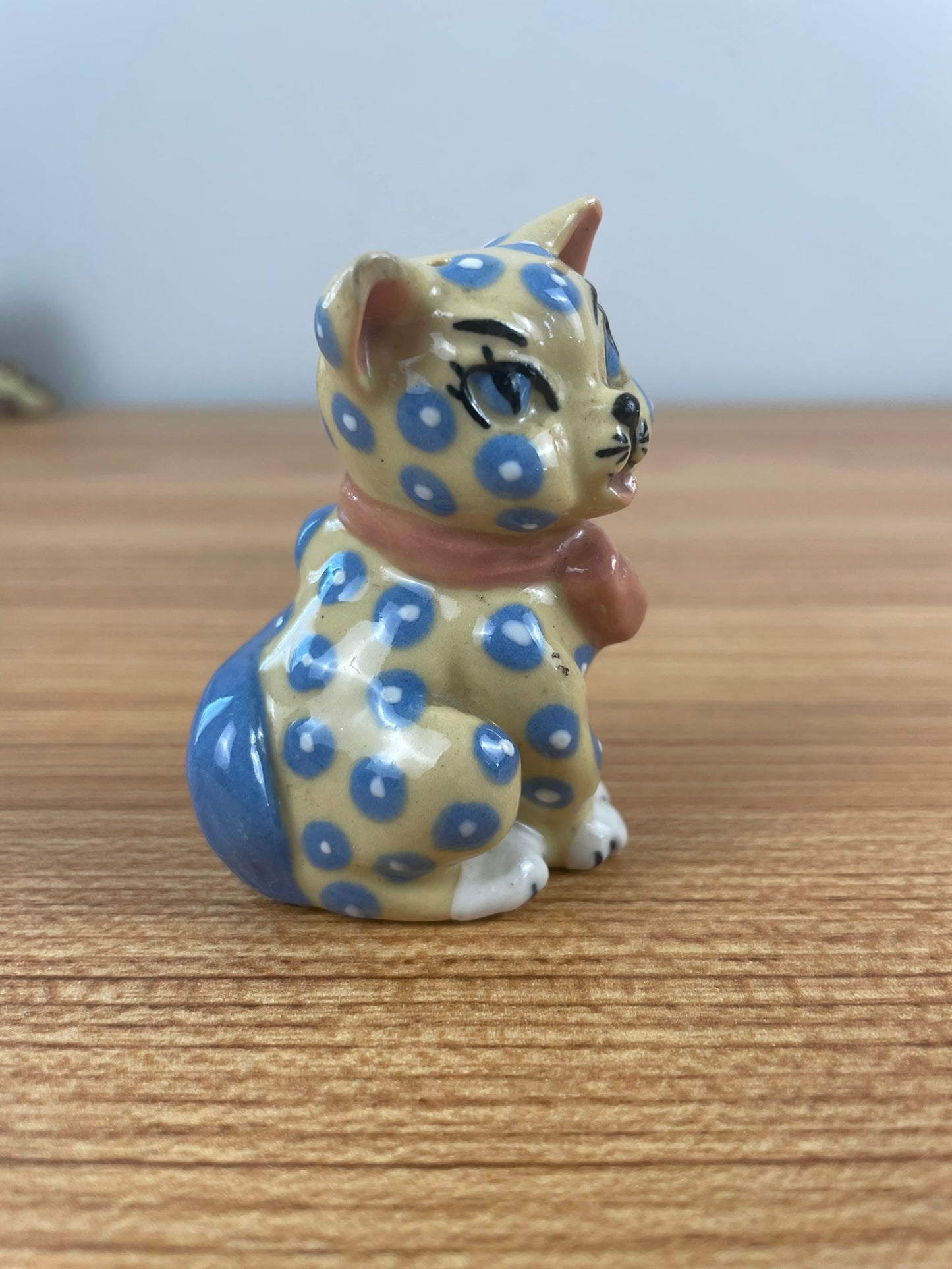 Vintage CERAMIC ARTS STUDIO Yellow Cat Figurine Blue Polka Dots 2.75"" Tall USA