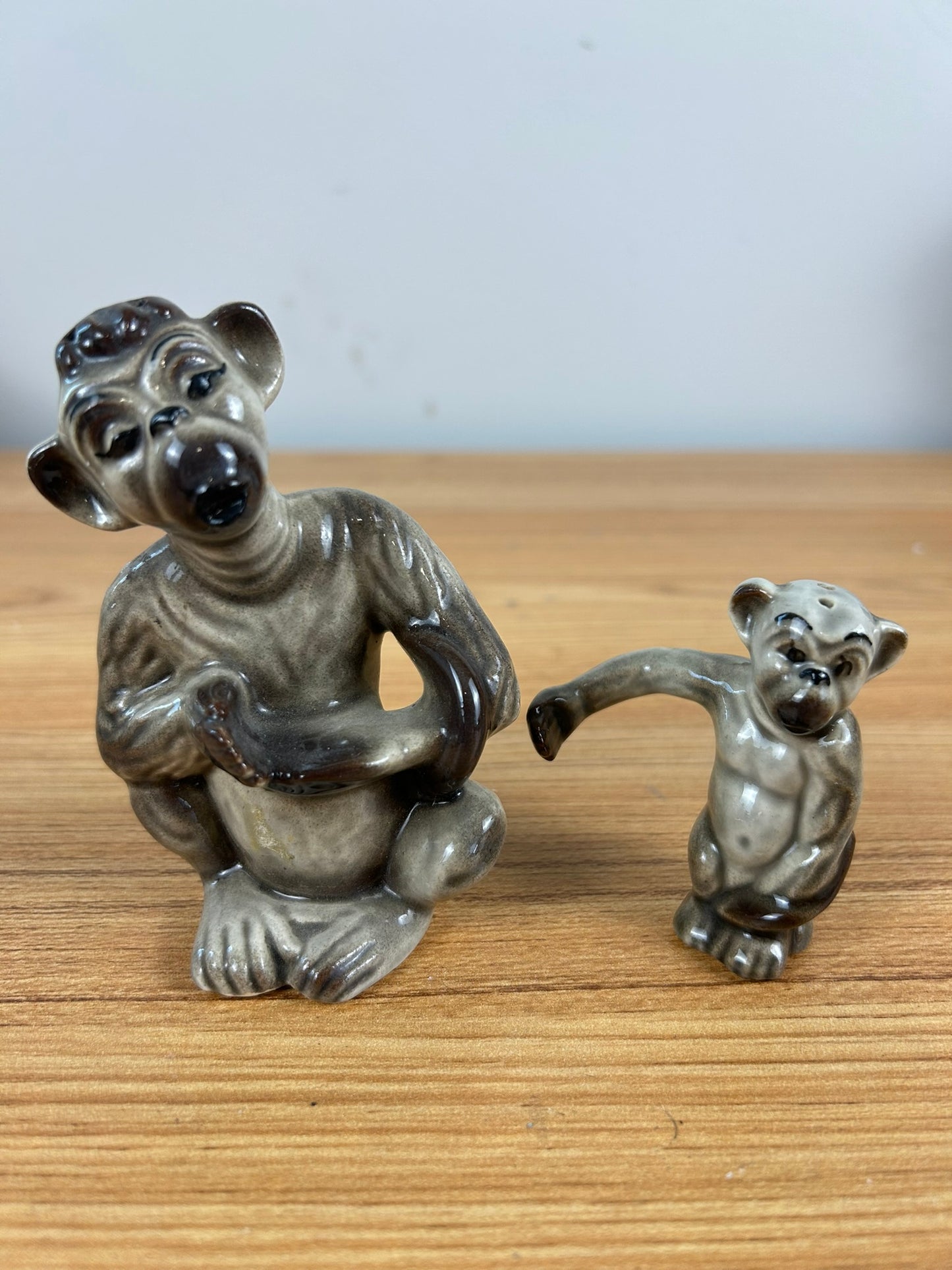 CERAMIC ARTS STUDIO (WI 1940-55) MONKEY MAMA/BABY SNUGGLE SALT &PEPPER (1951)