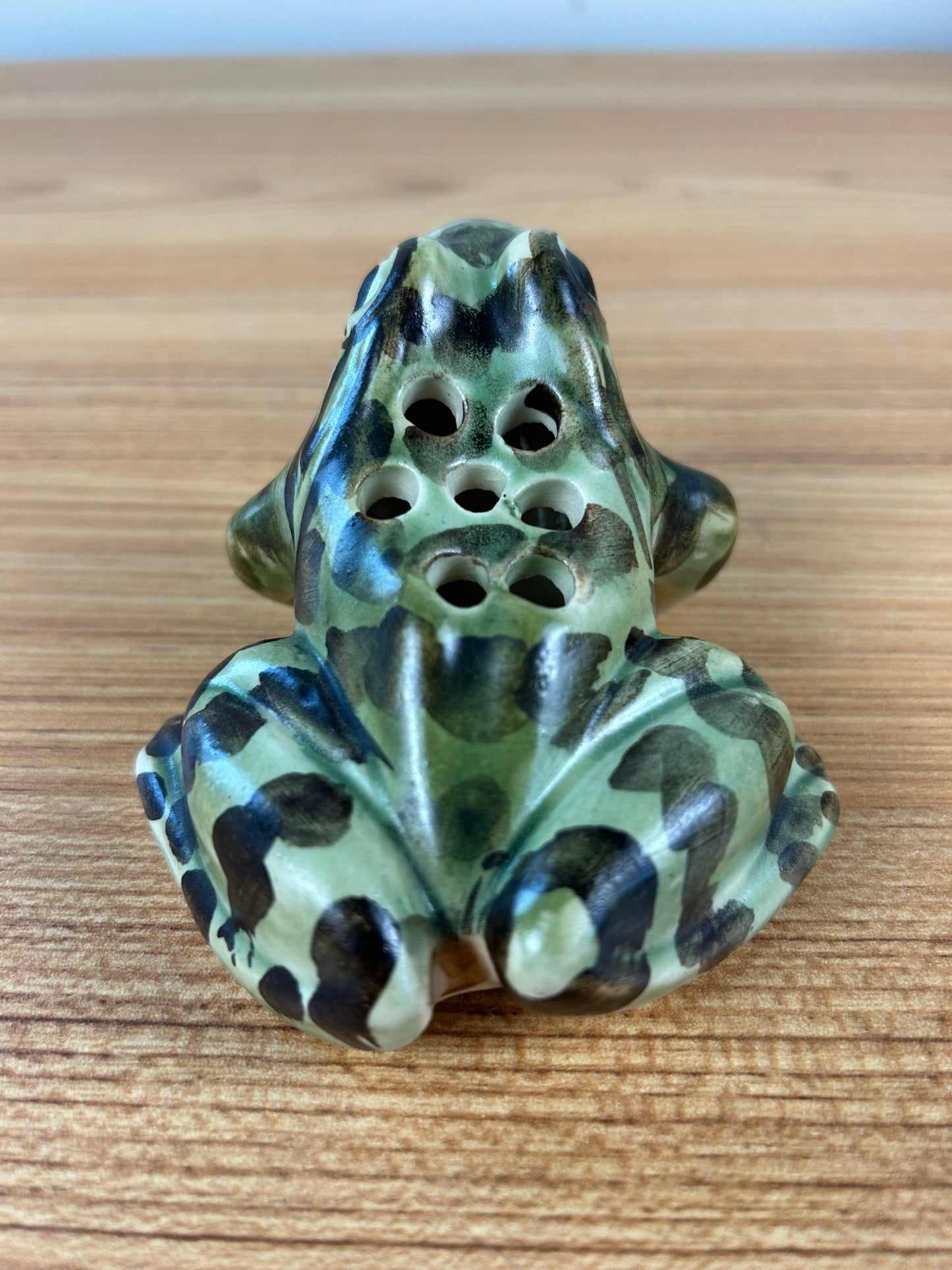 Brush McCoy Art Pottery Frog Realistic Handpainted Flower Stems Holder.