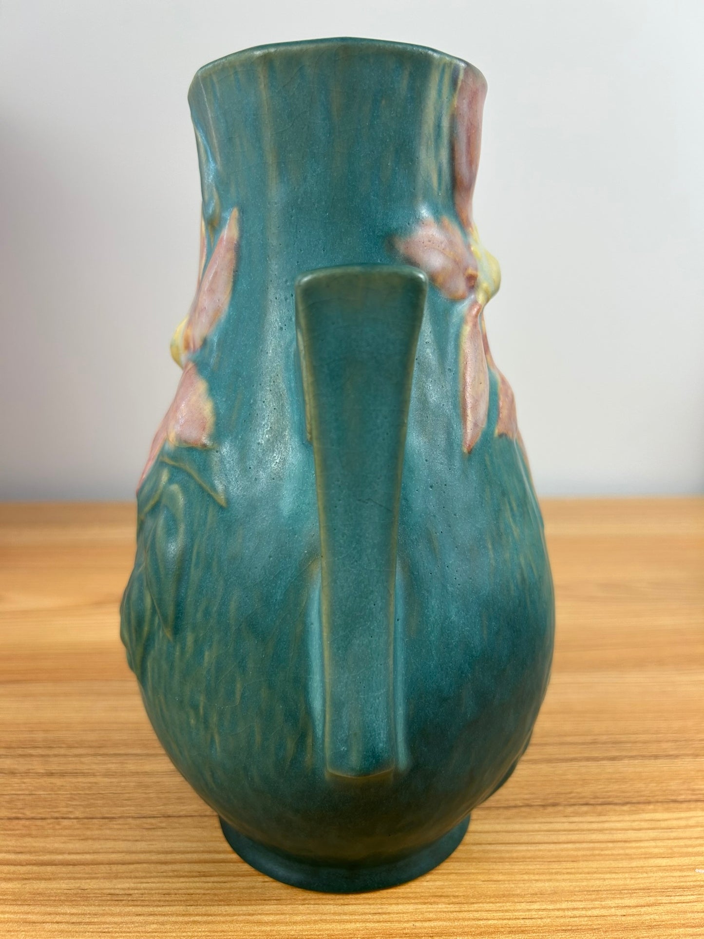Roseville Art Pottery 1944 Clematis Vase Green Pink Flowers Handles #108-8