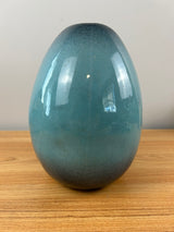 GLIDDEN ART POTTERY MCM VASE #40 STRIKING AQUA SPECKLED GLAZE 9"