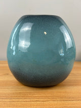 GLIDDEN ART POTTERY MCM VASE #40 STRIKING AQUA SPECKLED GLAZE 9"