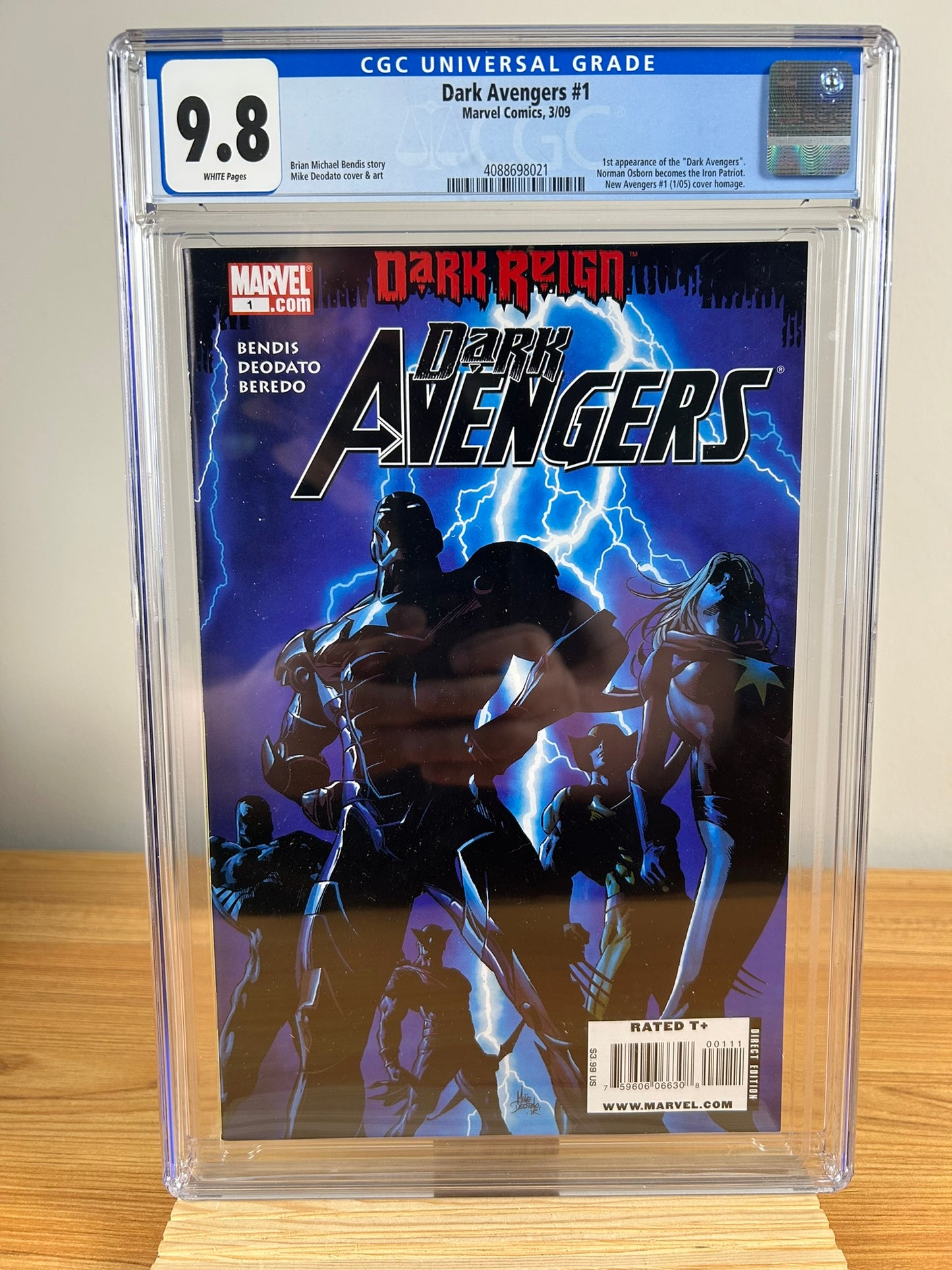 Dark Avengers 1 (Marvel Comics, 2009) CGC 9.8 NM/M 1st app Dark Avengers