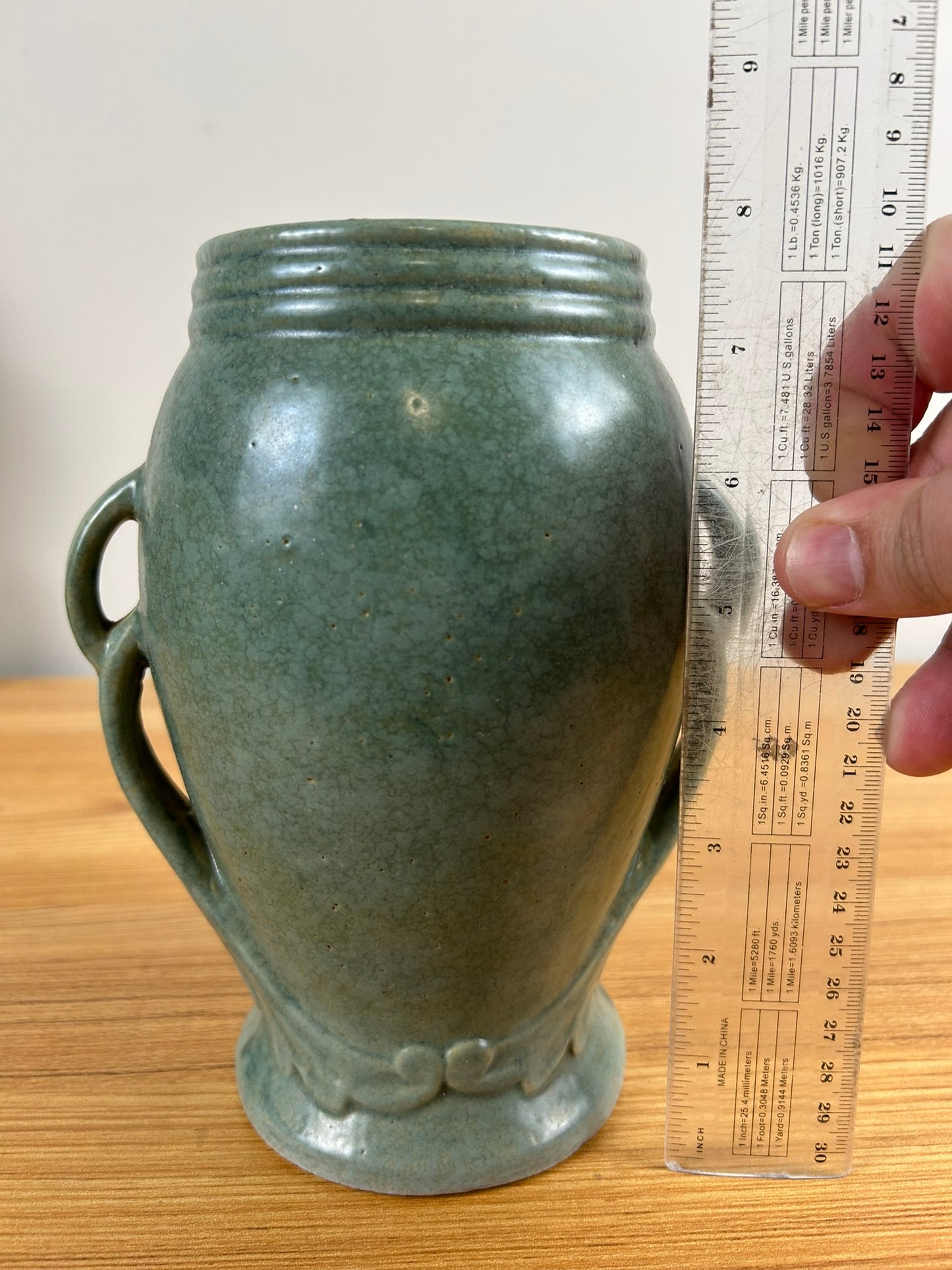 Robinson Ransbottom 1940s Ohio Art Pottery Green Ceramic Vase 187