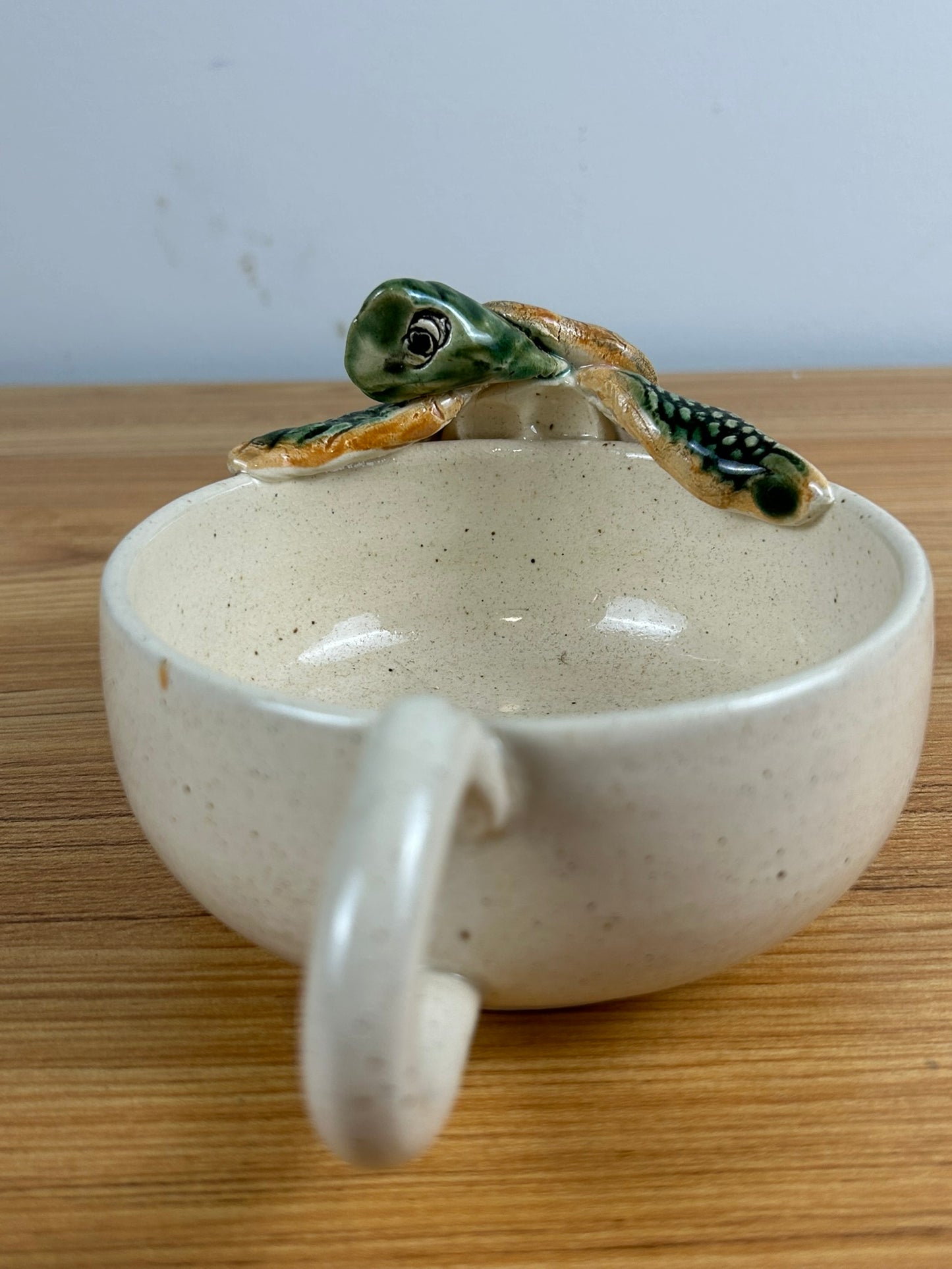 2005 Robert Wessel Studio Art Pottery Green Turtle Handled Bowl Signed