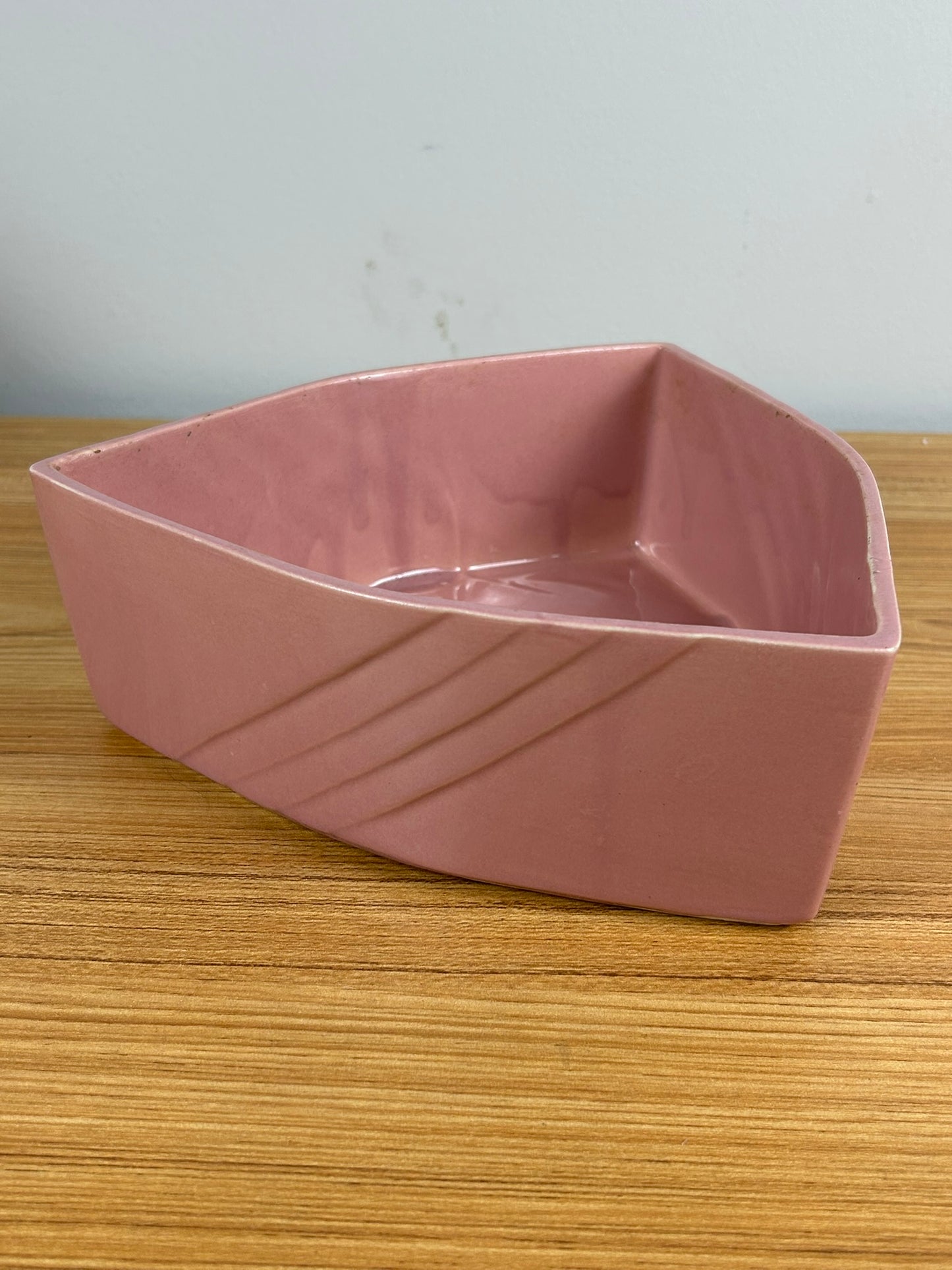 Cookson Pottery 25A USA Triangle Art Deco Bowl Planter Pink 9x3