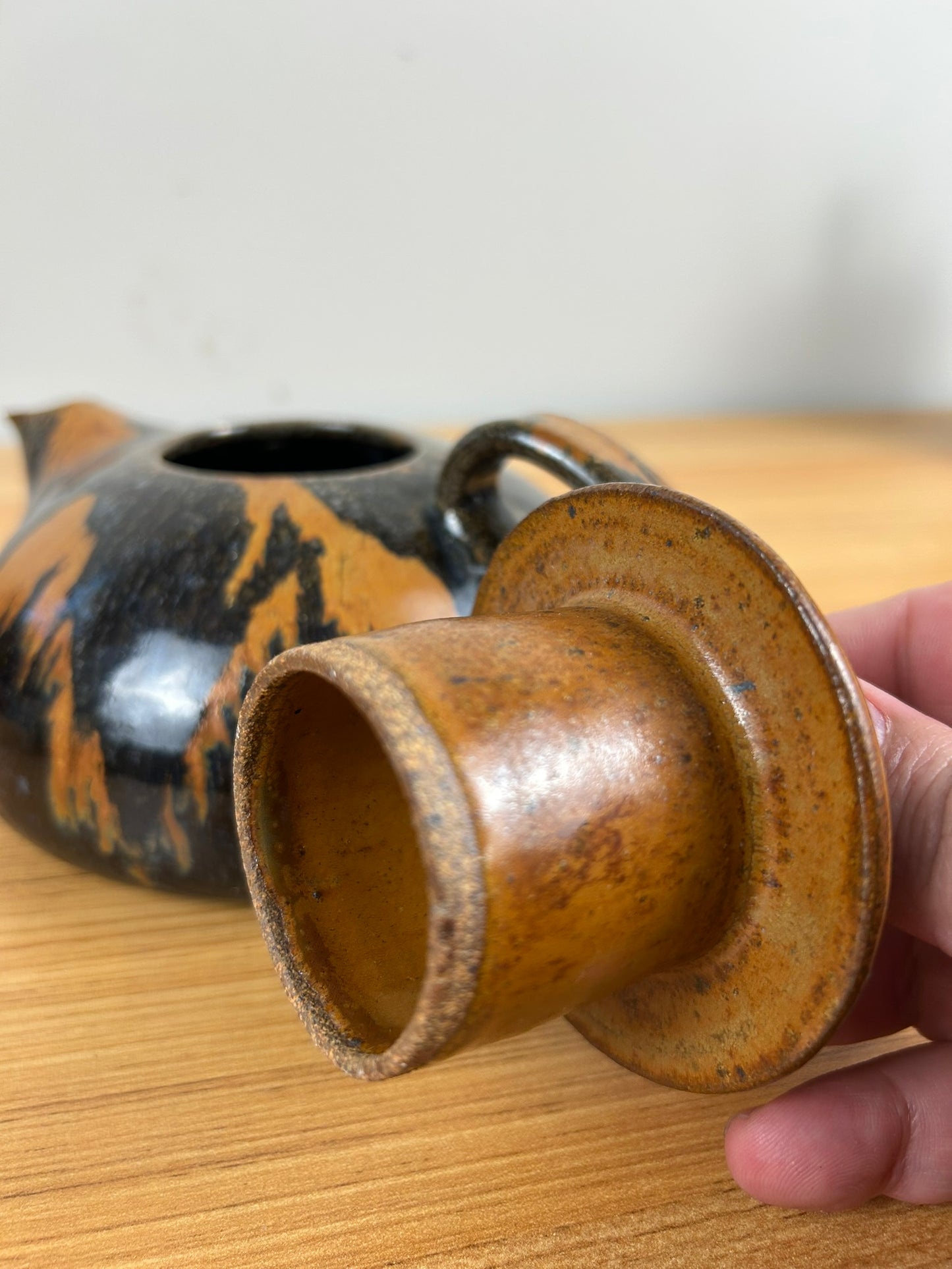 Derek Emms?? Art Pottery Orange Abstract Teapot With Lid Tenmoku Glaze