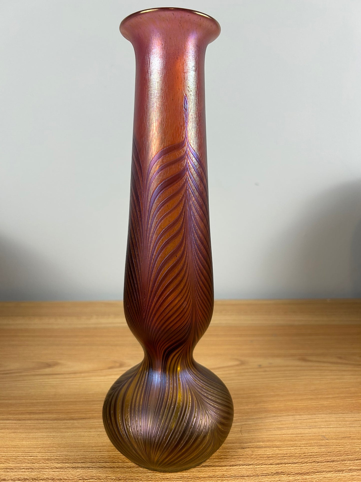 Vaclav Stepanek Czech Bohemian Iridized Pulled Feather Art Glass Vase Loetz Style
