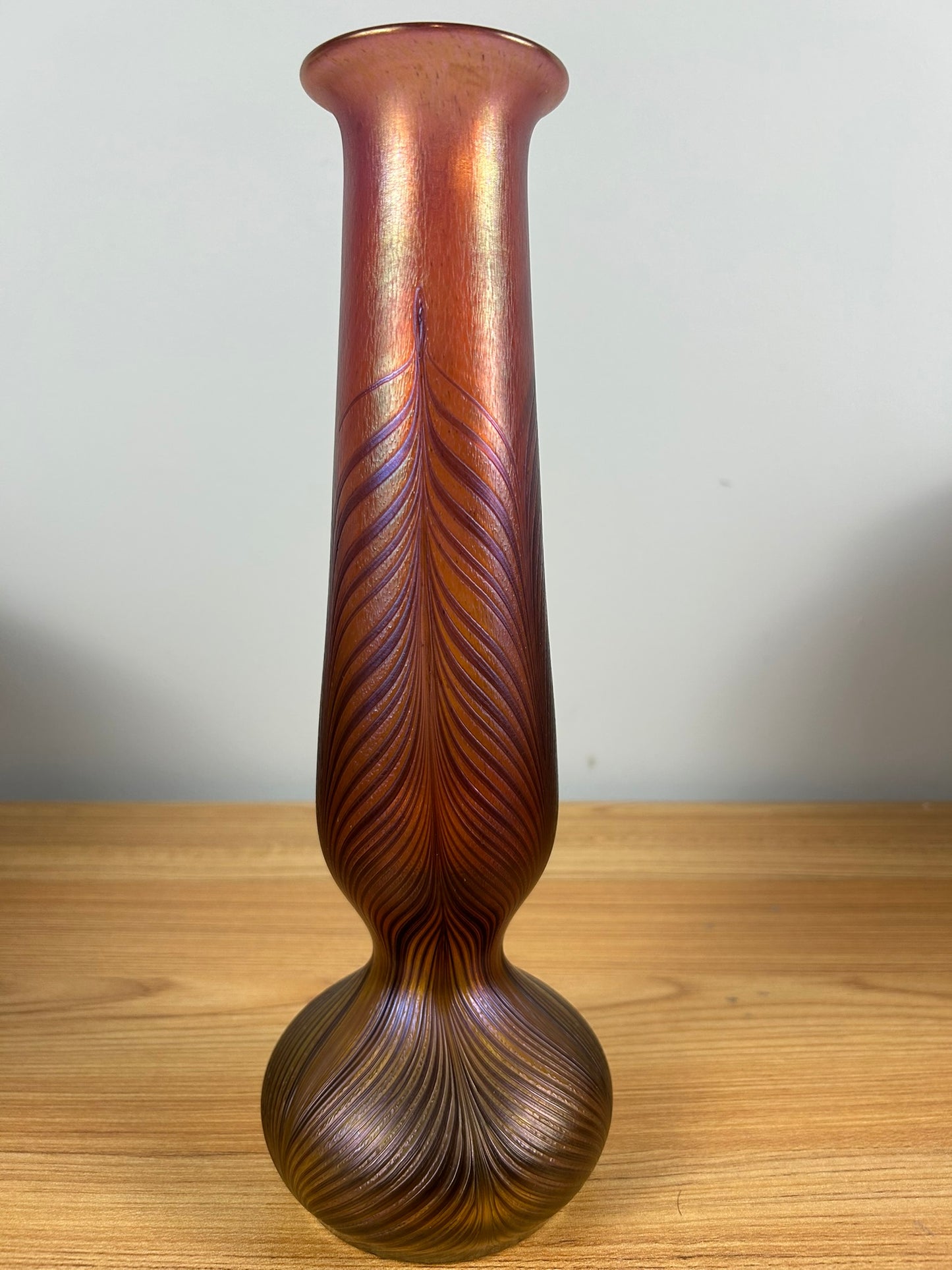 Vaclav Stepanek Czech Bohemian Iridized Pulled Feather Art Glass Vase Loetz Style