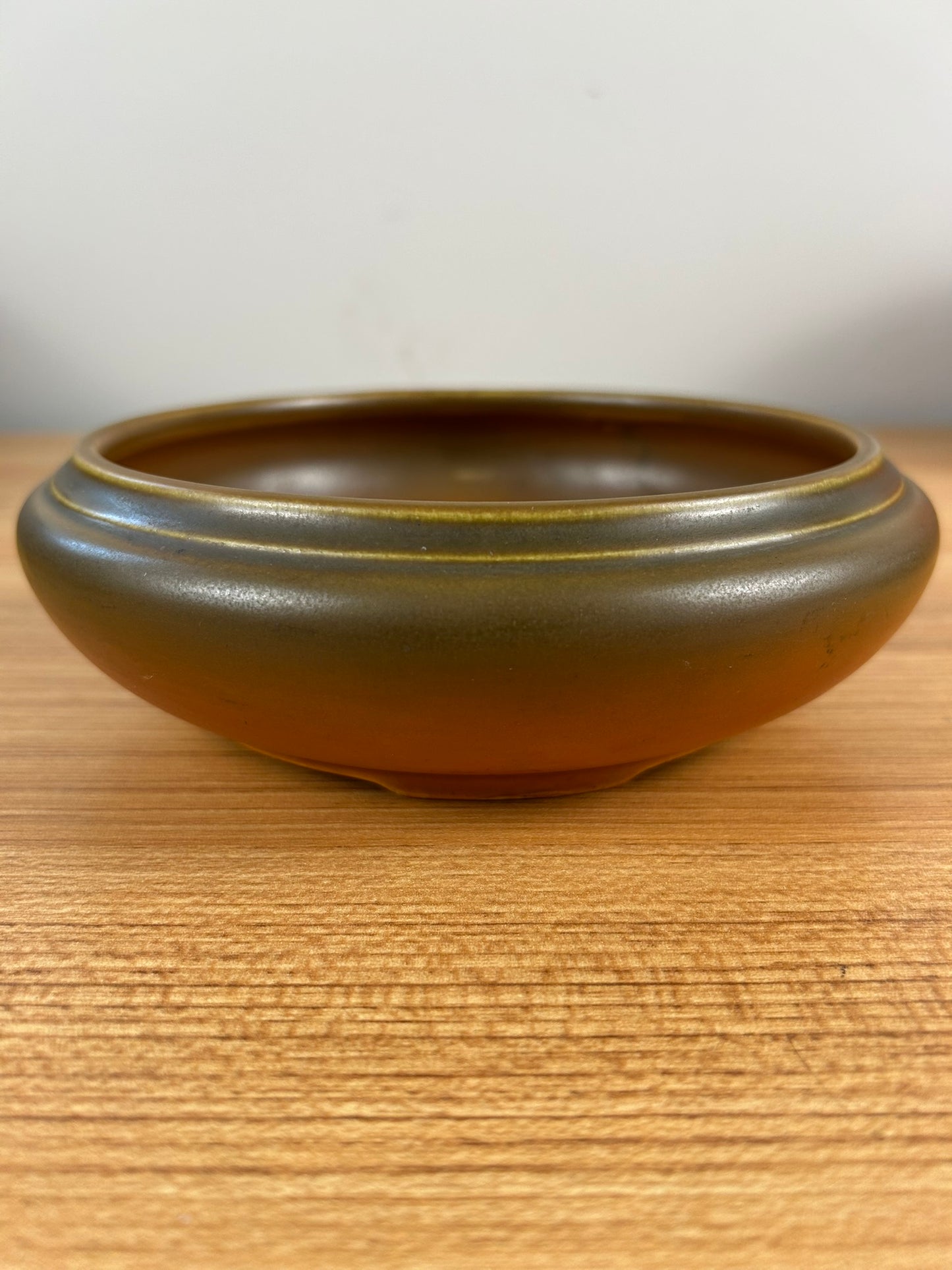 Roseville Rosecraft Burnt Orange 1920 Vintage Art Pottery Bowl 124-6