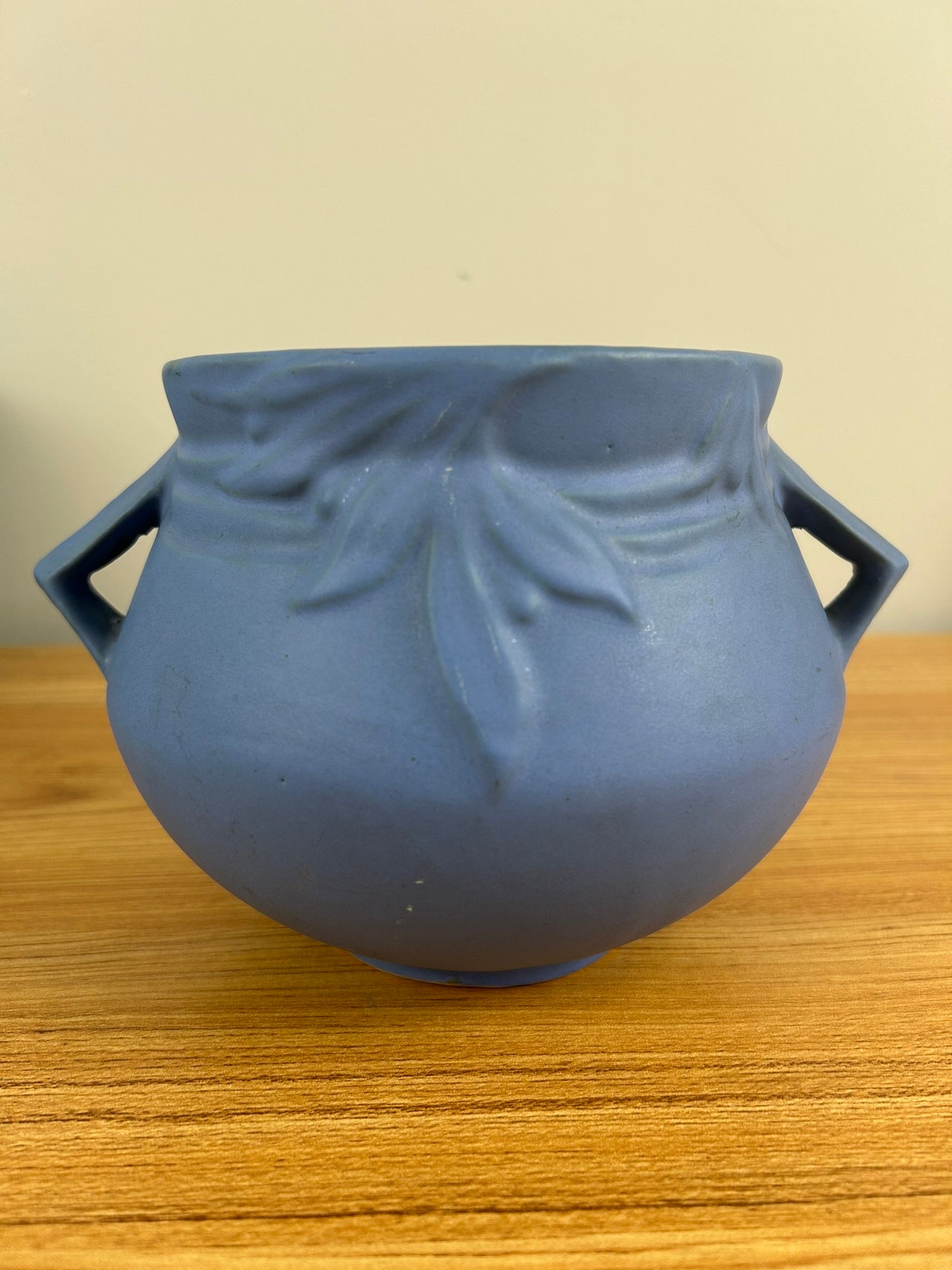 Burley Winter Roseville Velmoss Blue Vintage Art Pottery Handled Vase 264-5