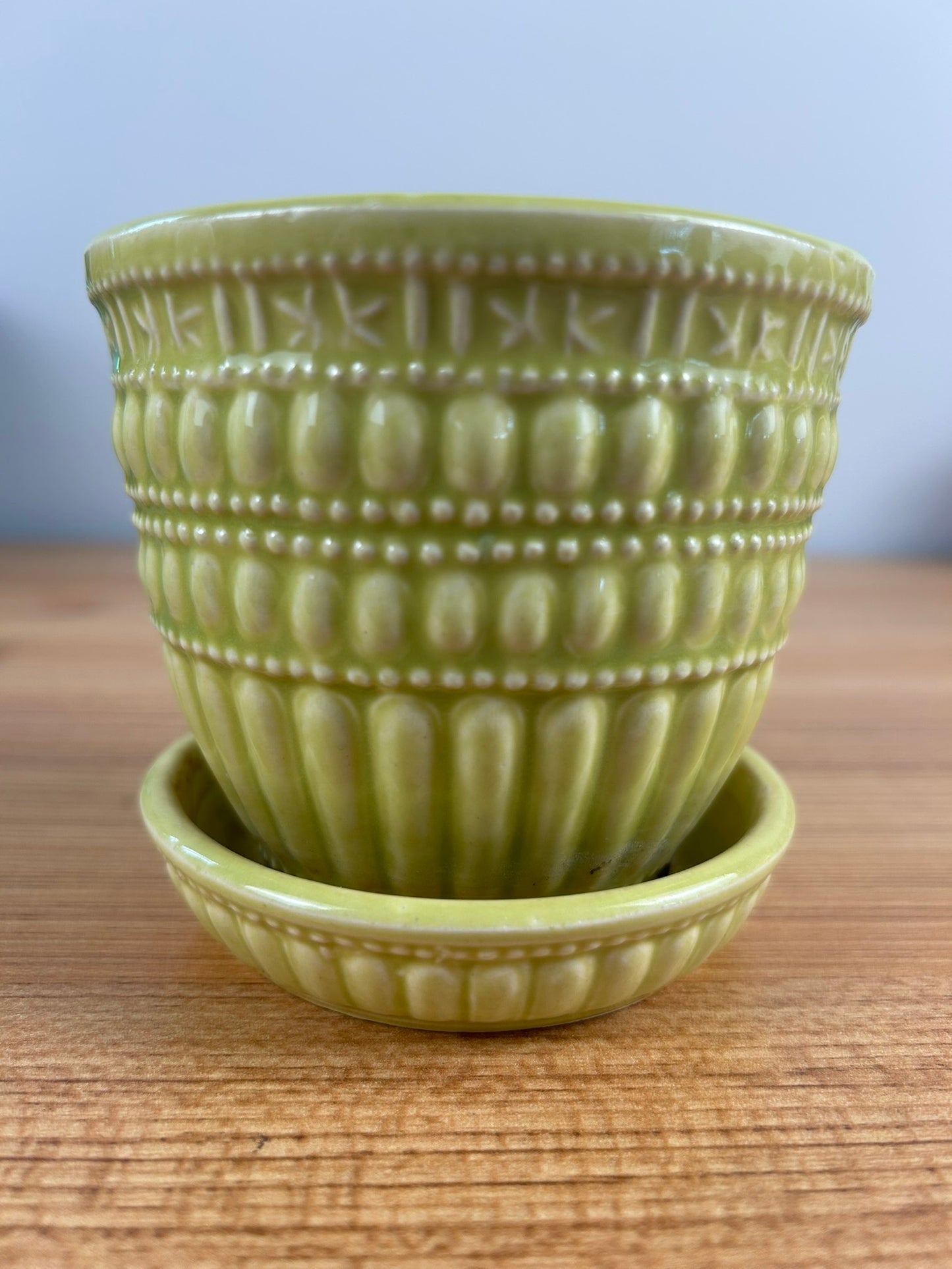 McCoy 1961 Vintage Beaded Chartreuse 5 1/4"" Vintage Flower Pot Planter Saucer