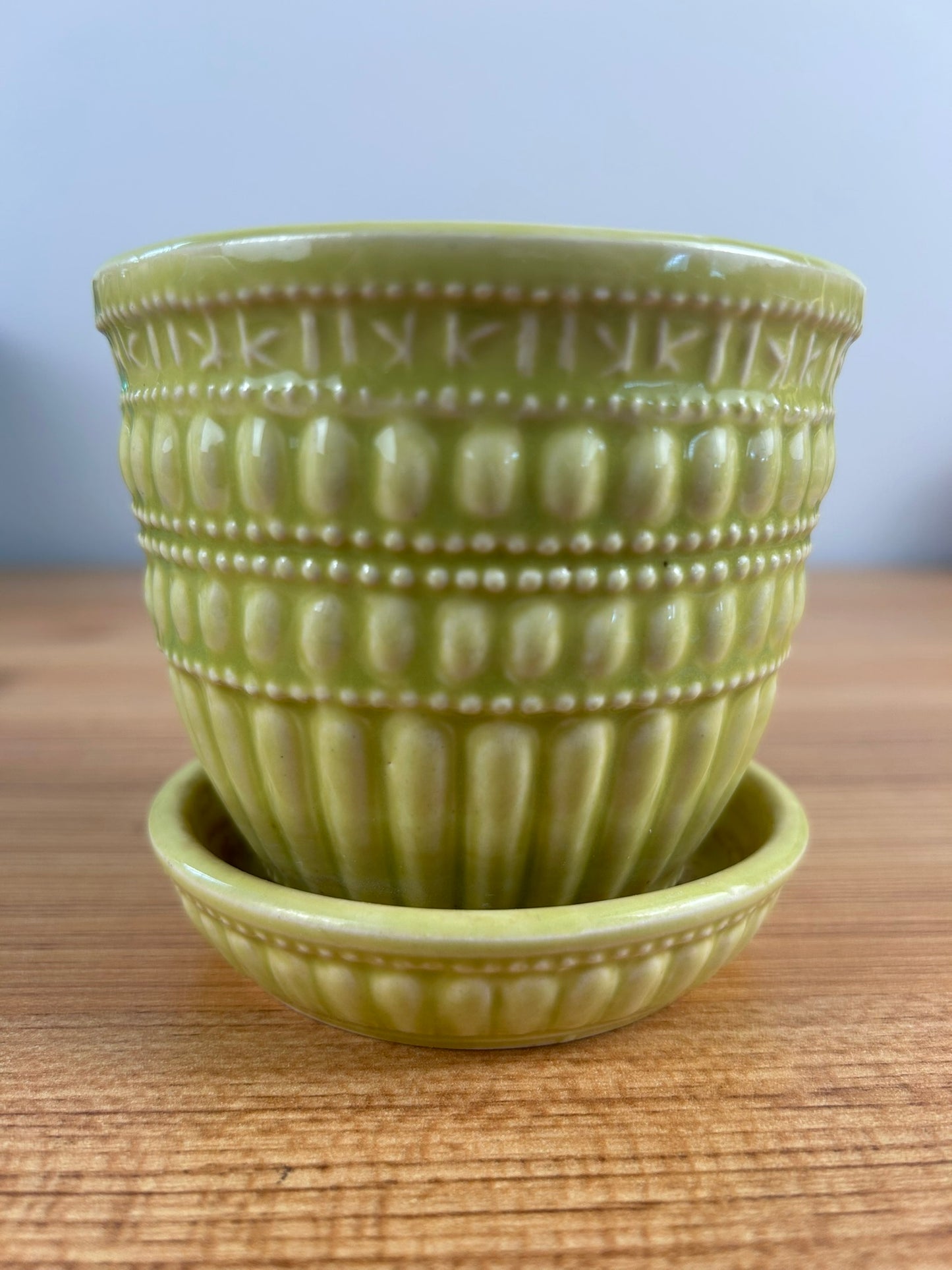 McCoy 1961 Vintage Beaded Chartreuse 5 1/4"" Vintage Flower Pot Planter Saucer