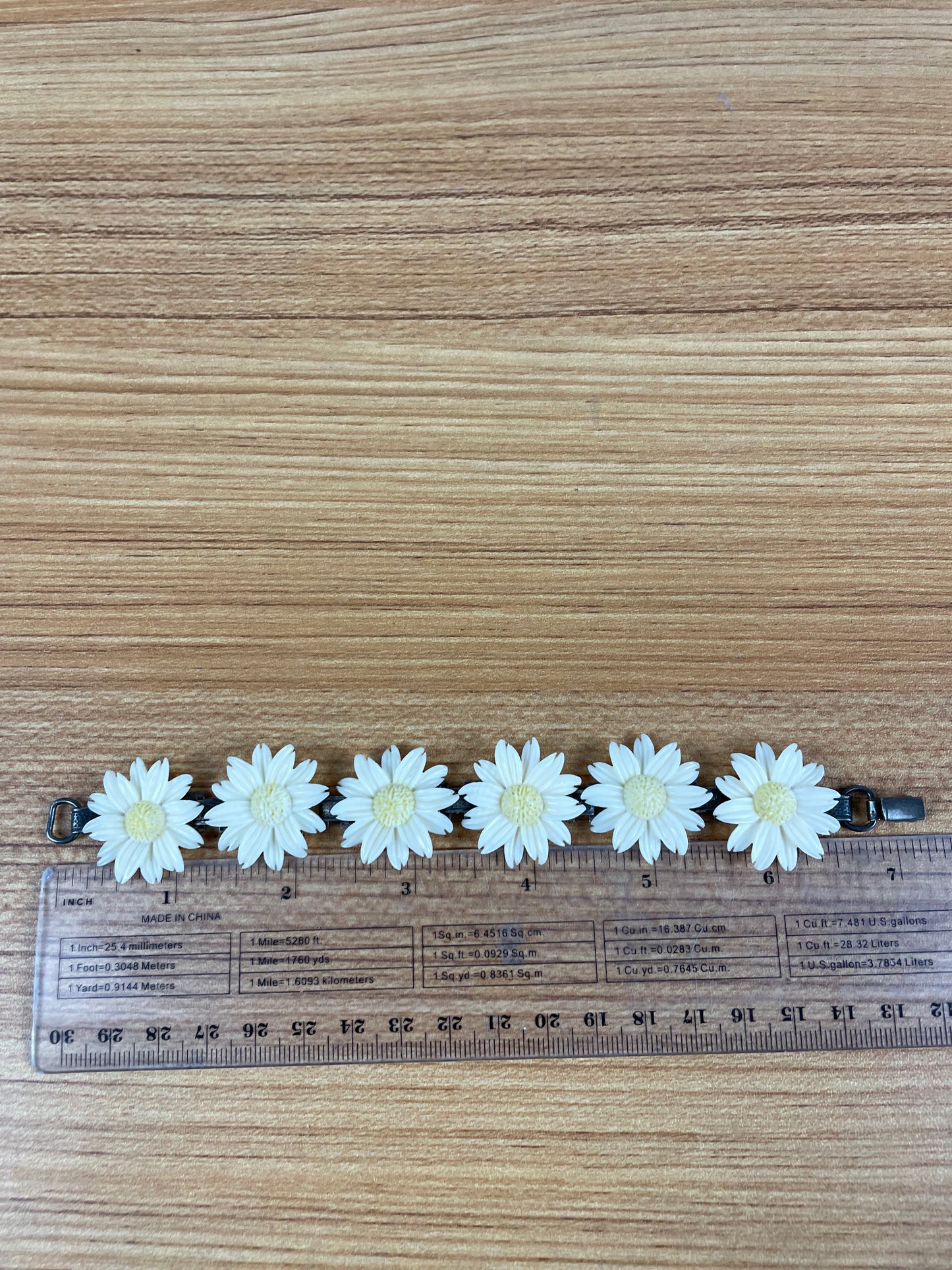 VINTAGE MING'S HAWAII CARVED PIKAKE FLOWER BRACELET STERLING SIGNED CLASP