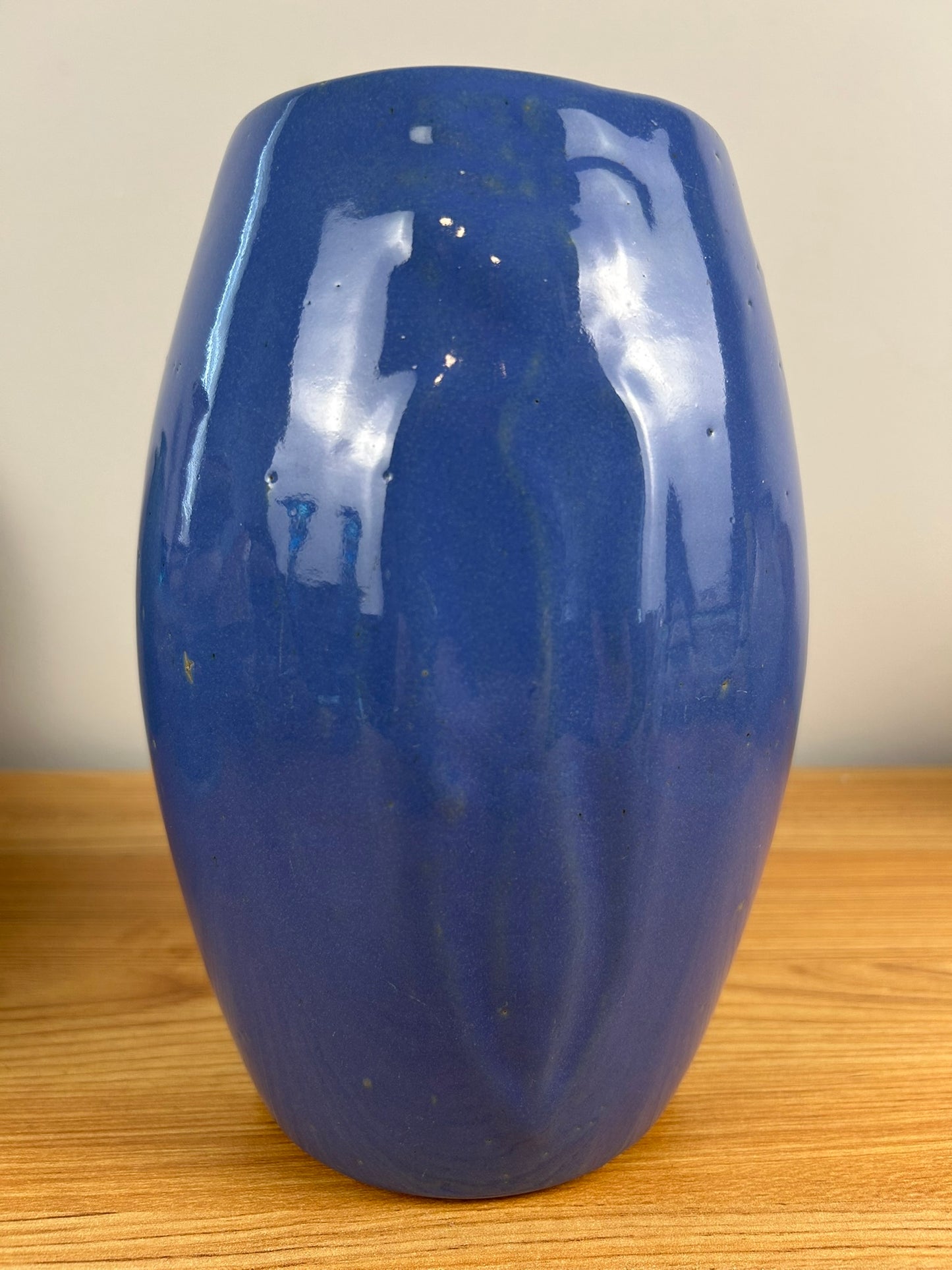 ZANESVILLE STONEWARE 9" BLUE POPPY FLOWER VASE POTTERY BLUE PURPLE 101