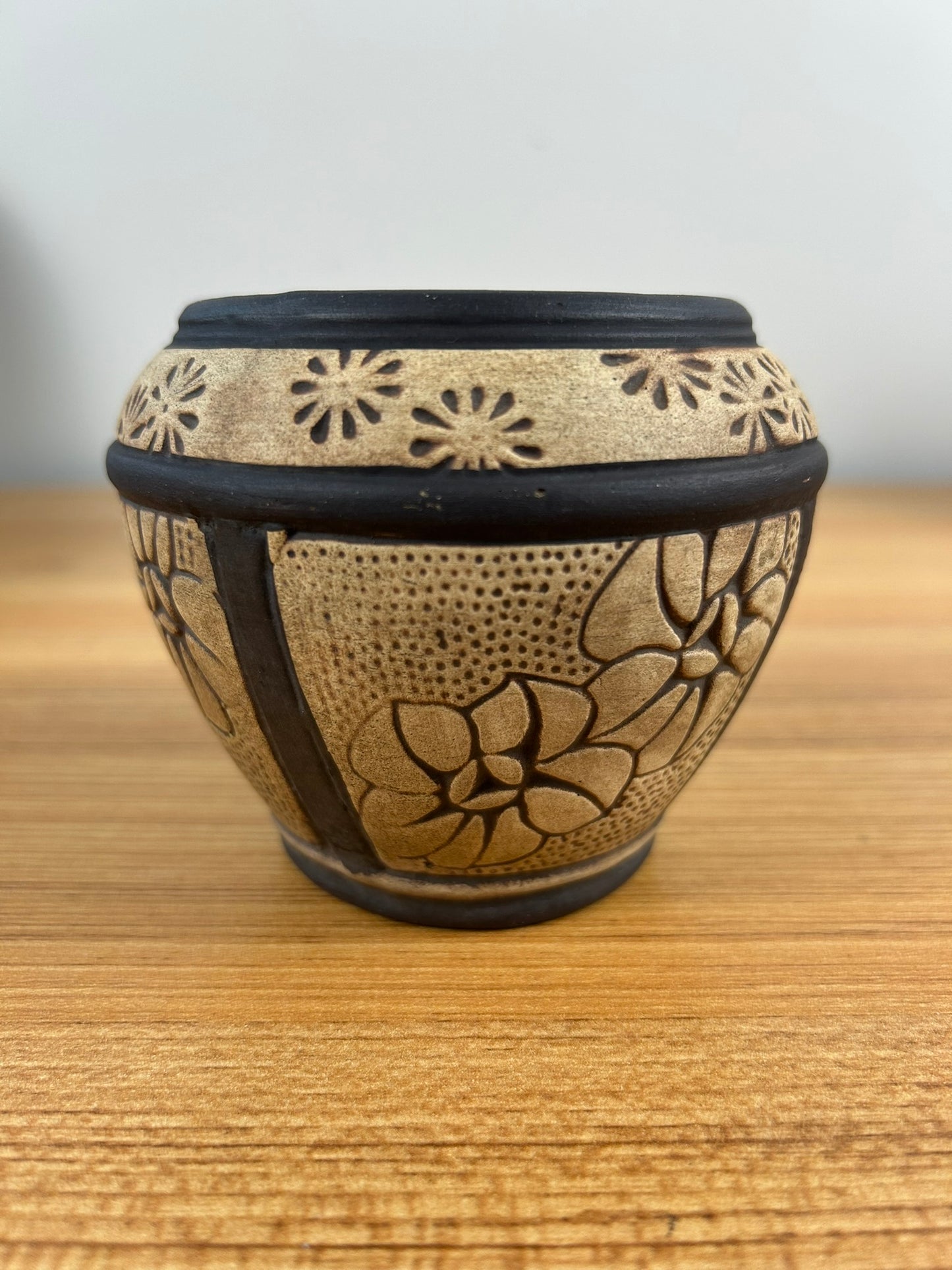 WELLER AMERICAN ART POTTERY BURNTWOOD CLAYWOOD ABSTRACT FLOWERS VASE POT