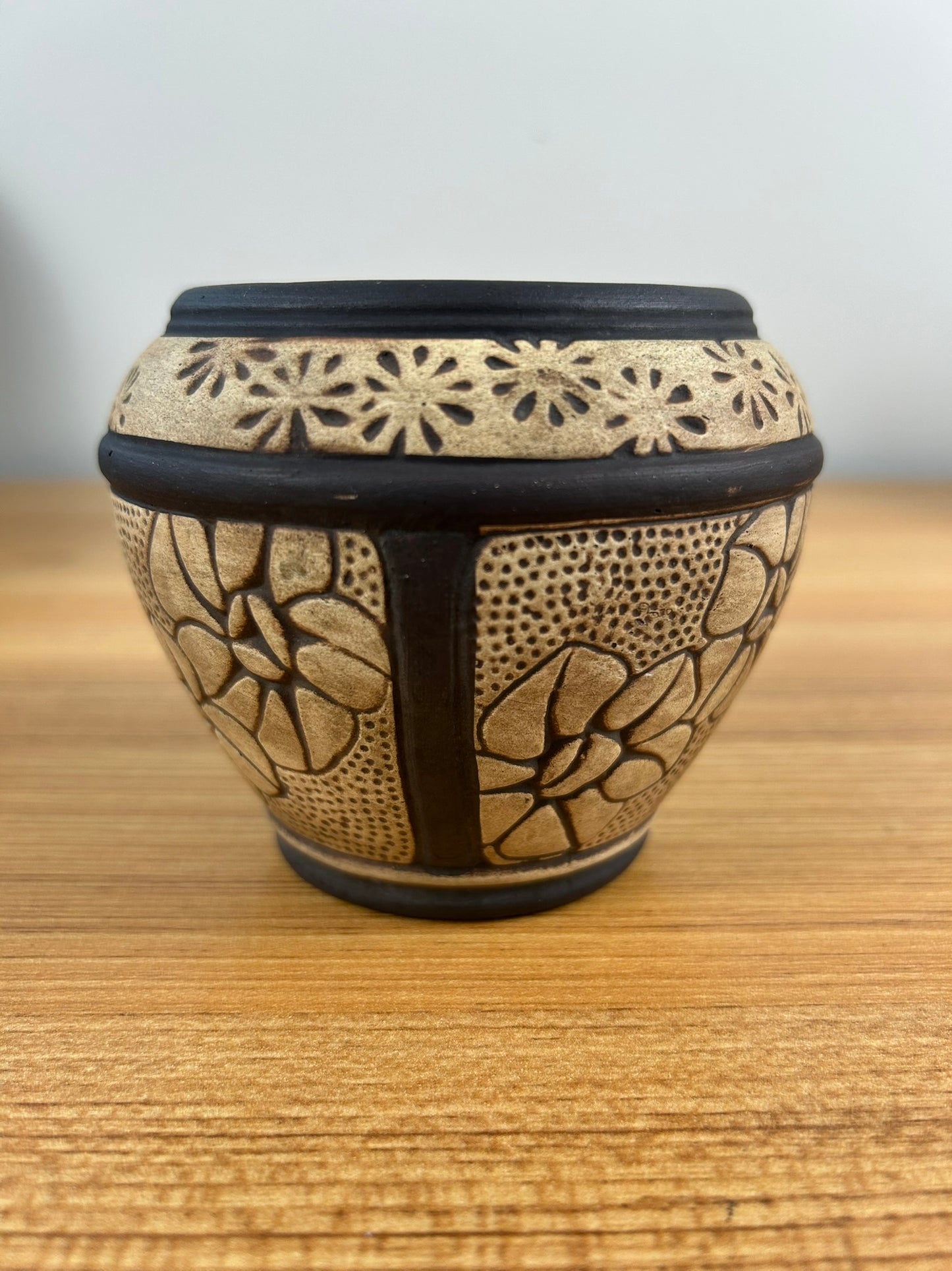 WELLER AMERICAN ART POTTERY BURNTWOOD CLAYWOOD ABSTRACT FLOWERS VASE POT