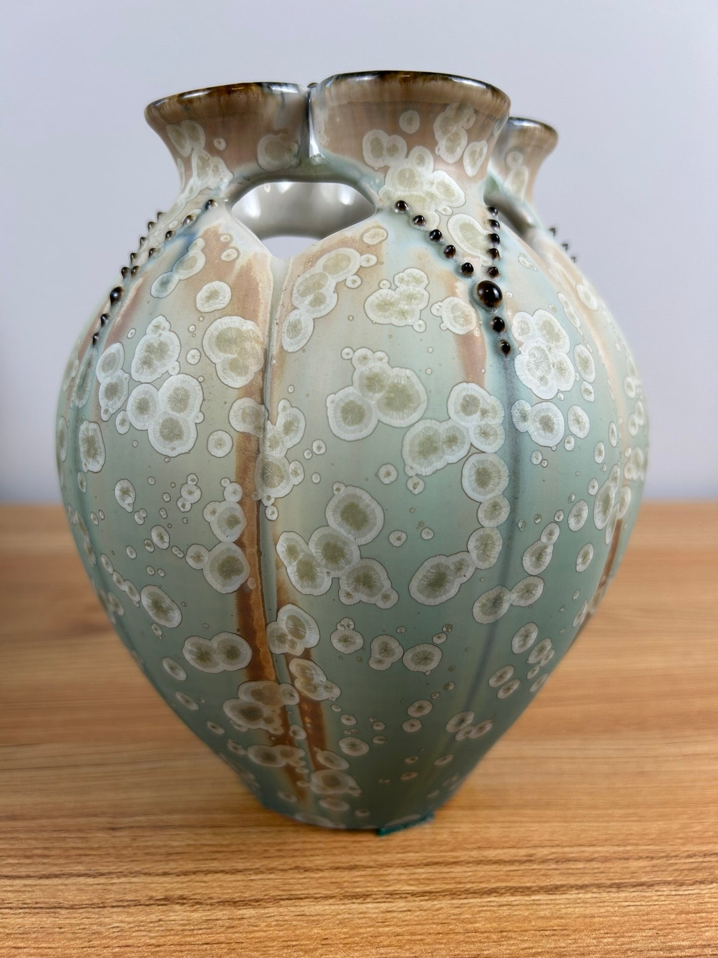 GLENN WOODS Lovely Green Brown Porcelain Vase with Crystalline glaze. 7" Tall