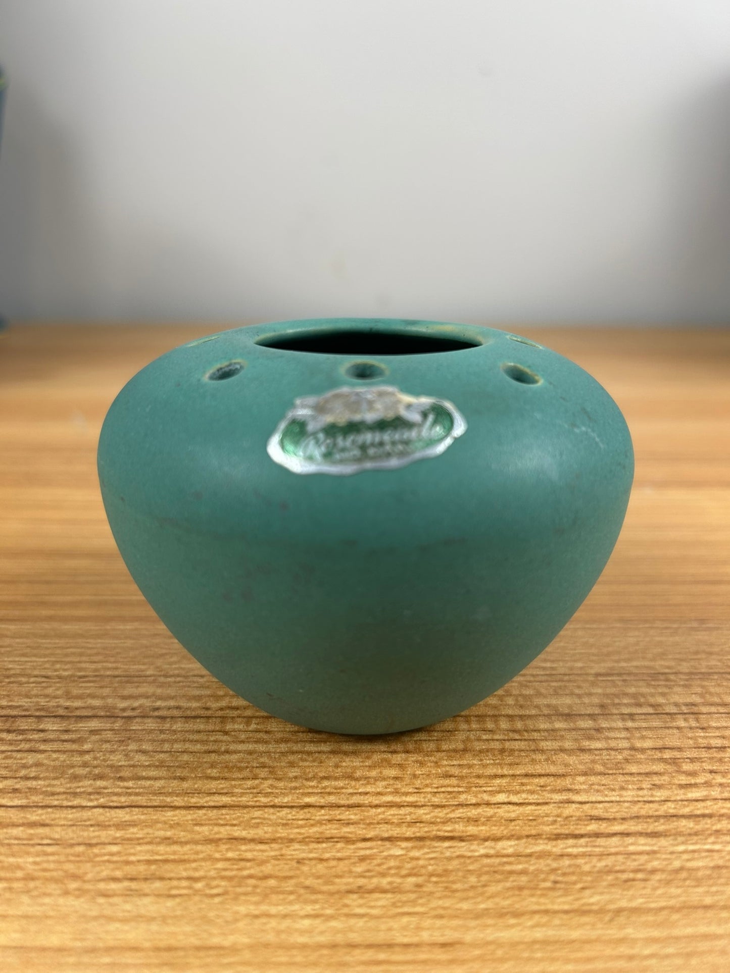 Rosemeade Pottery Dakota Matte Green Flower Frog Vase w/ Sticker EXCELLENT