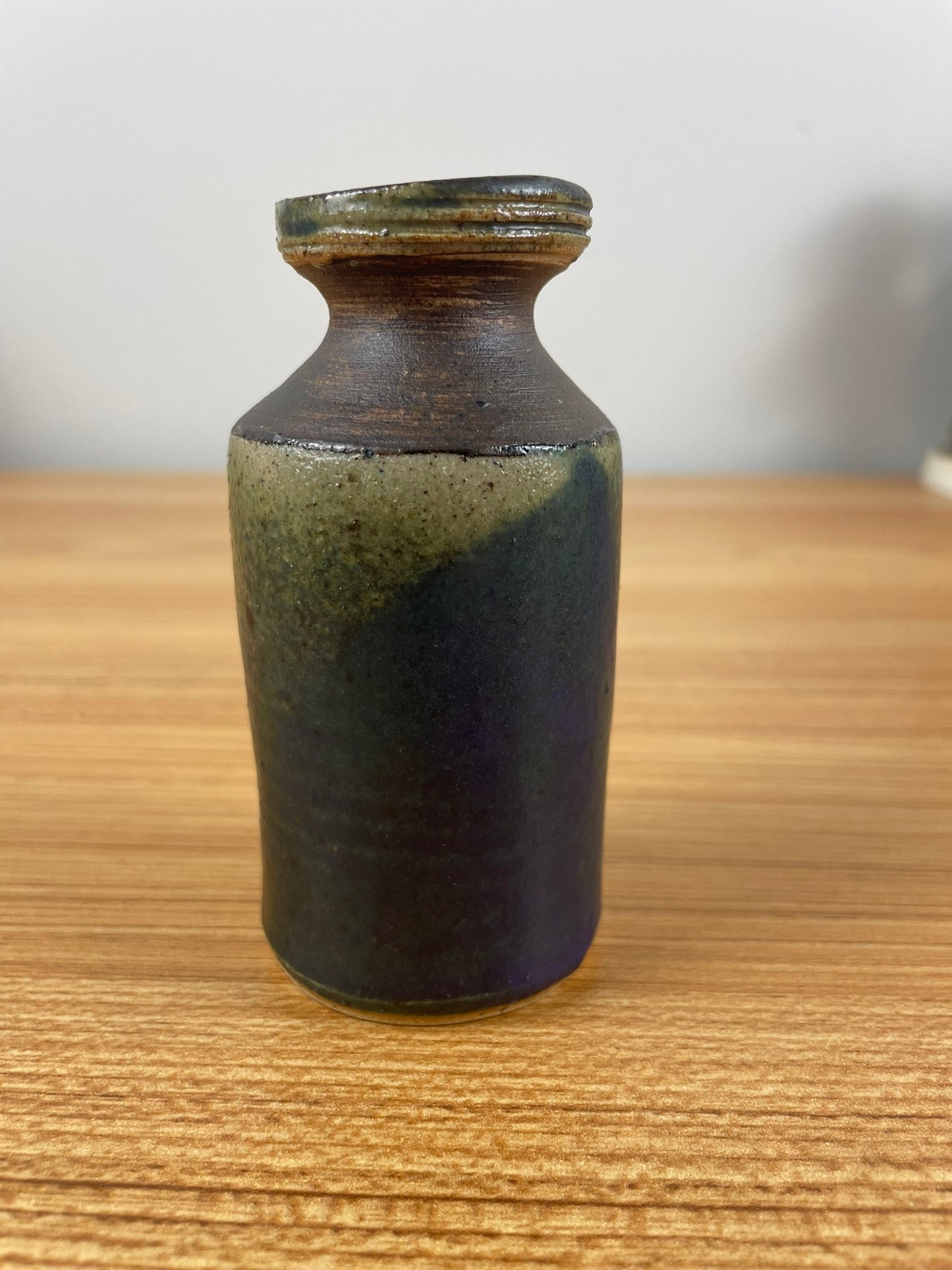 Graeme Storm Art Pottery Green Vase Mid Century Look New Zealand Pottery 4" Tall
