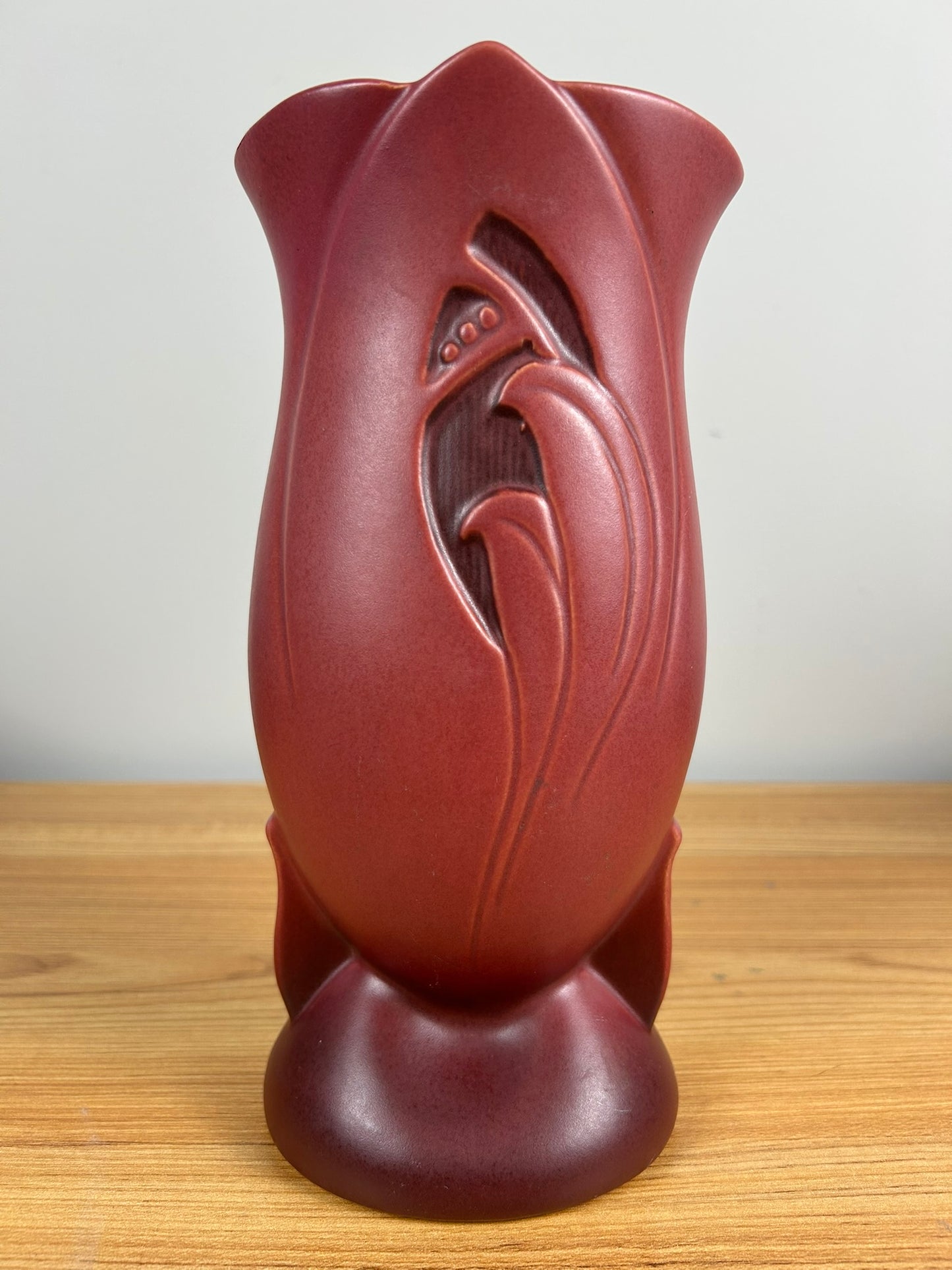 Roseville Pottery American Arts & Crafts Red Silhouette Vase785-9" MCM 1950