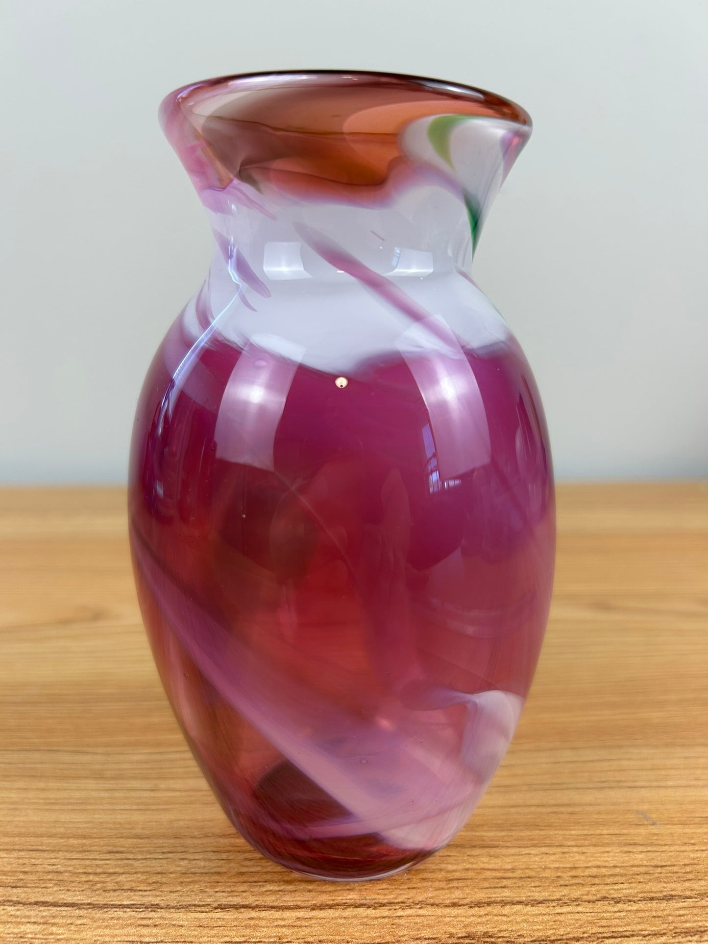 Linda Perrin For Atlantic Art Glass Downeast Maine Pink White Swirl Vase