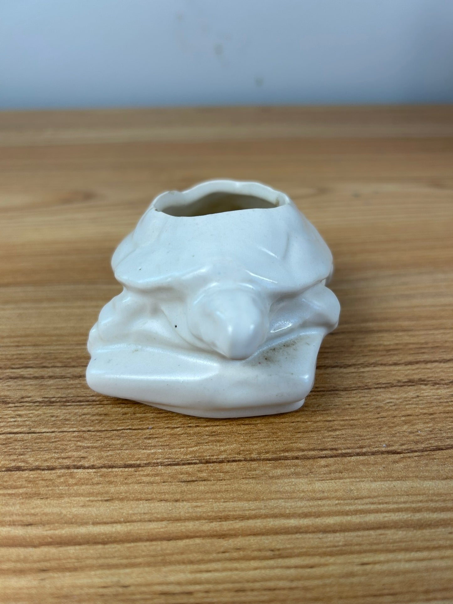 Vintage Nelson McCoy Pottery Matte White Turtle Miniature Planter Holder HTF