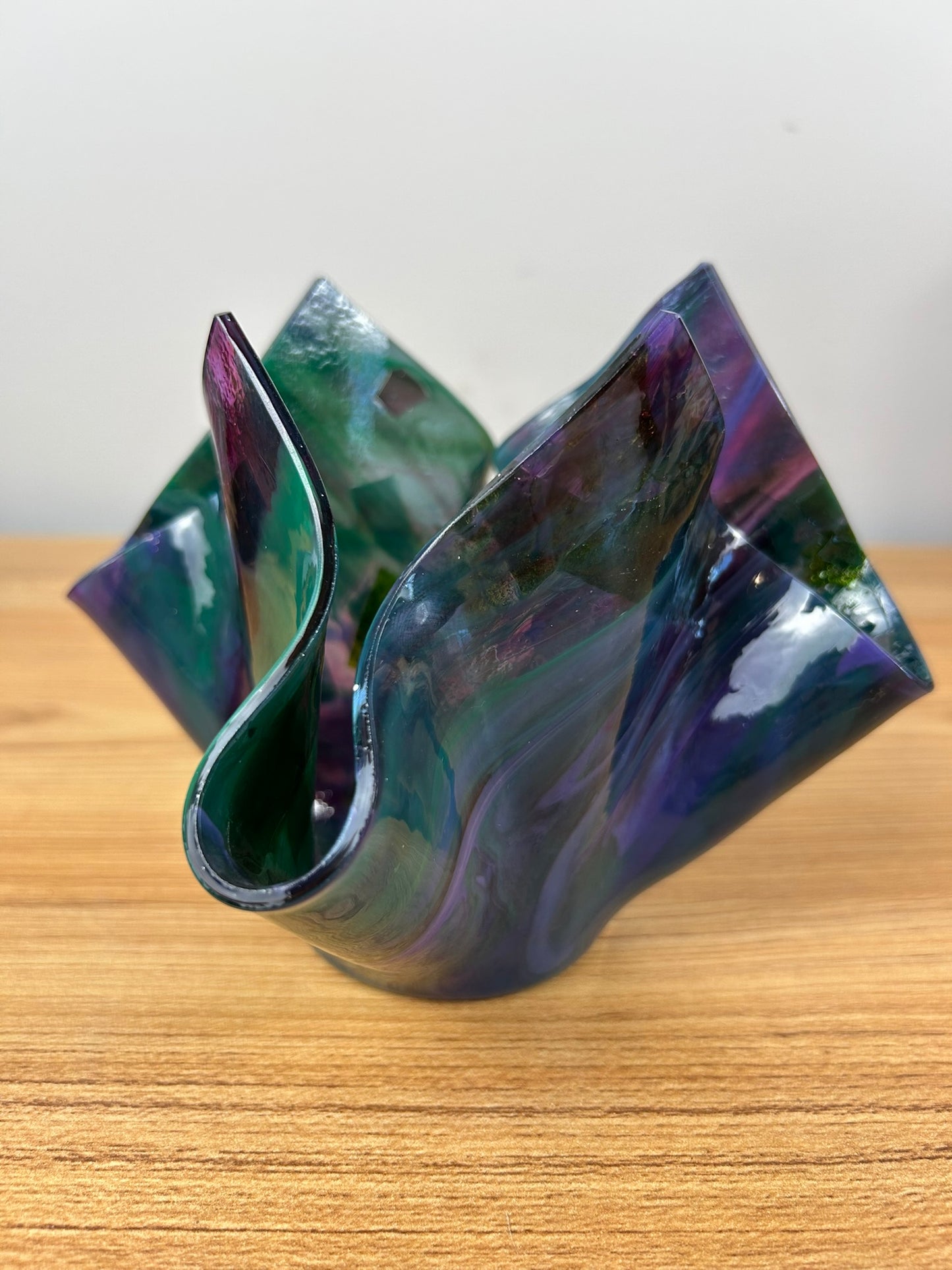 Tony Serviente Glass Handkerchief Vase, Studio Art, Hand Made & Signed 2002
