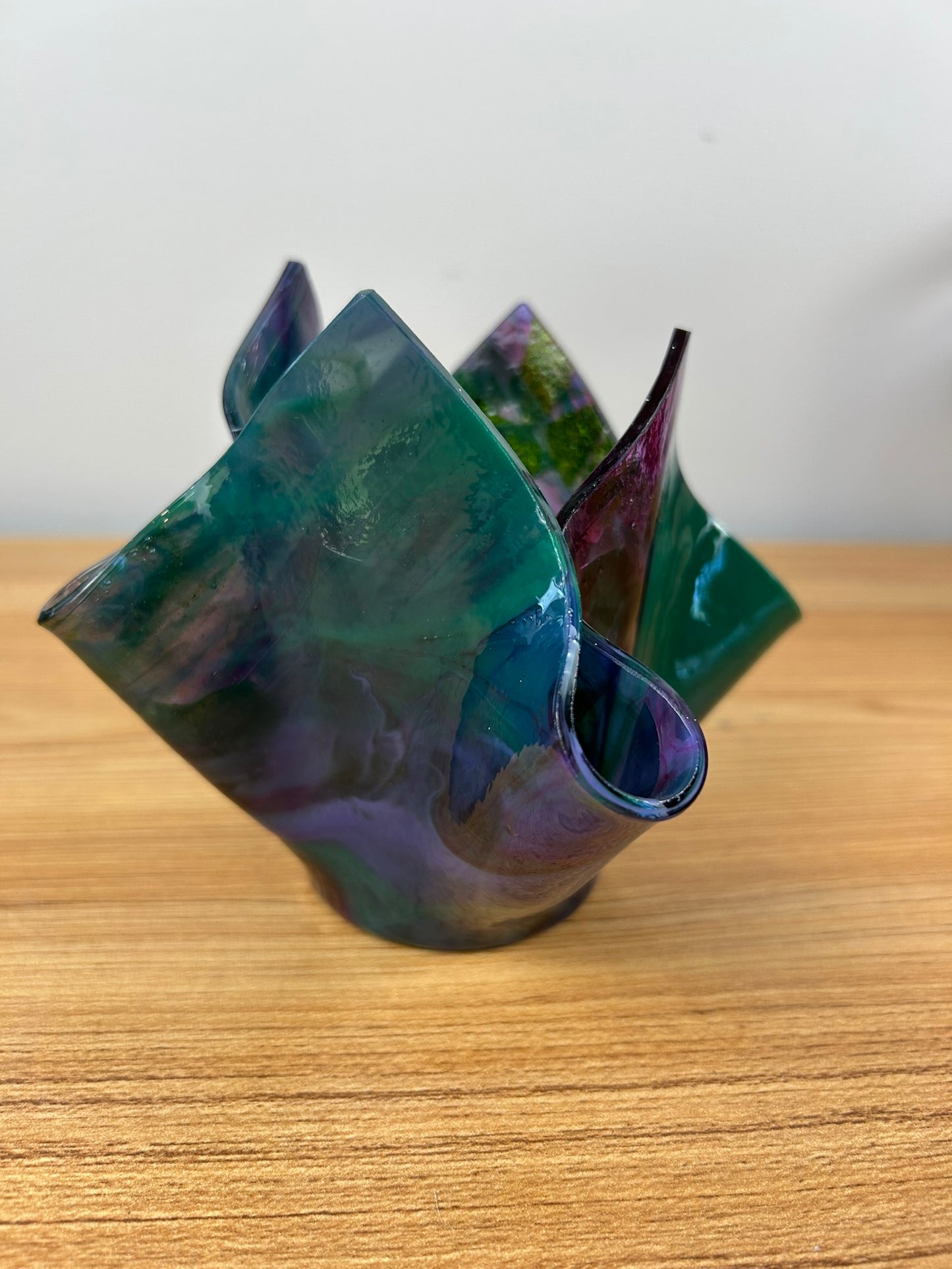 Tony Serviente Glass Handkerchief Vase, Studio Art, Hand Made & Signed 2002