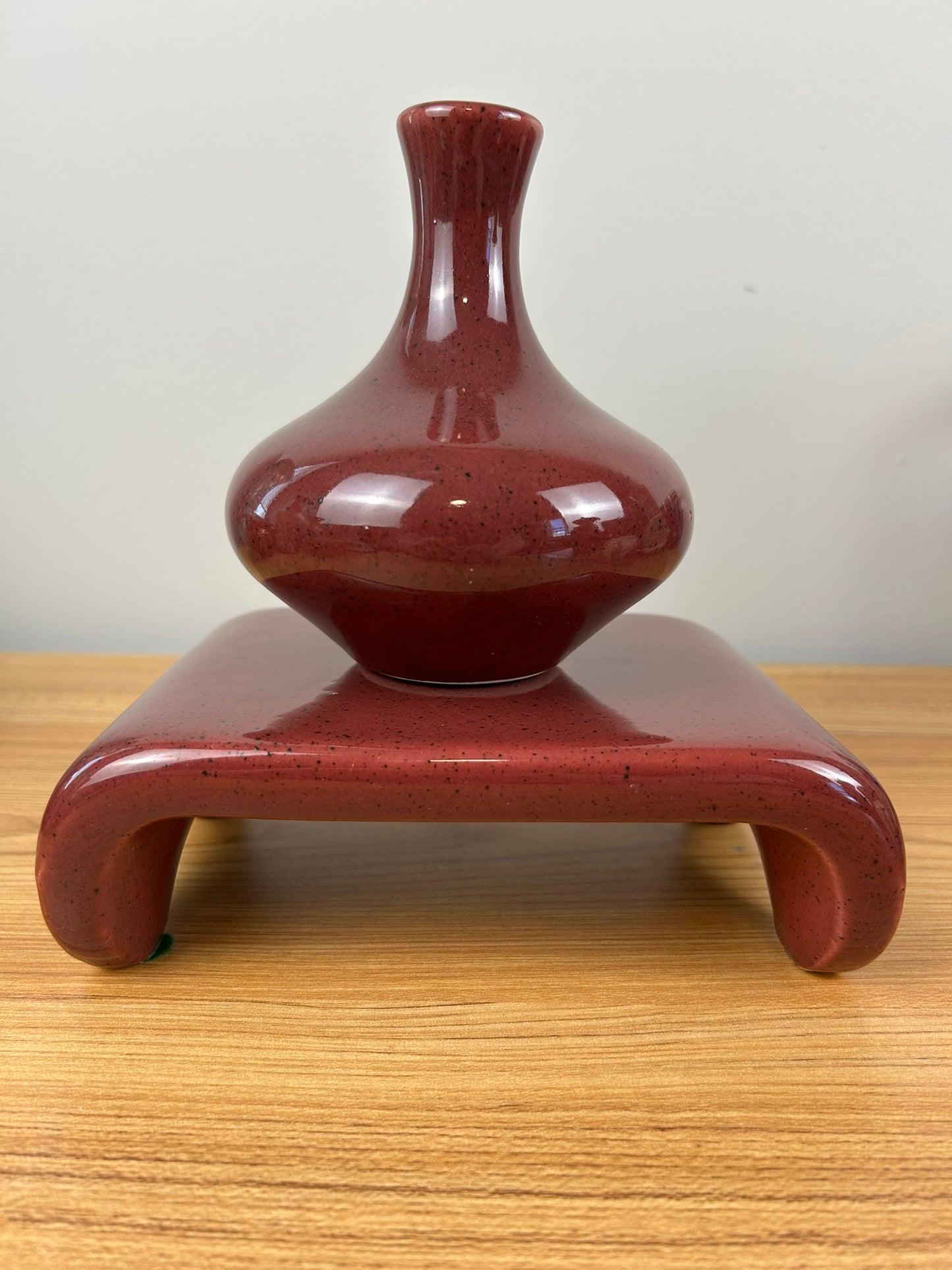 HAEGER Red Pottery Pedestal Plant Stand Riser Display Stand With Vase 140-01