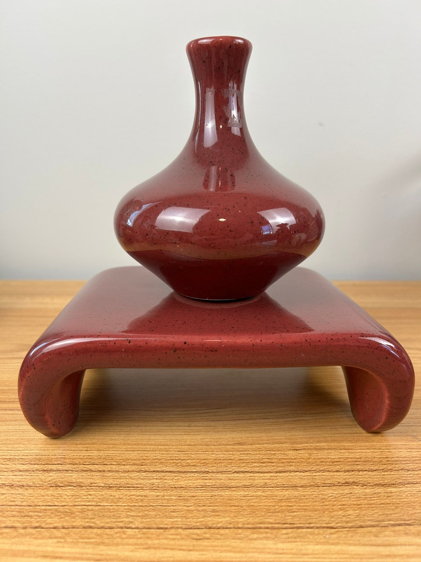 HAEGER Red Pottery Pedestal Plant Stand Riser Display Stand With Vase 140-01