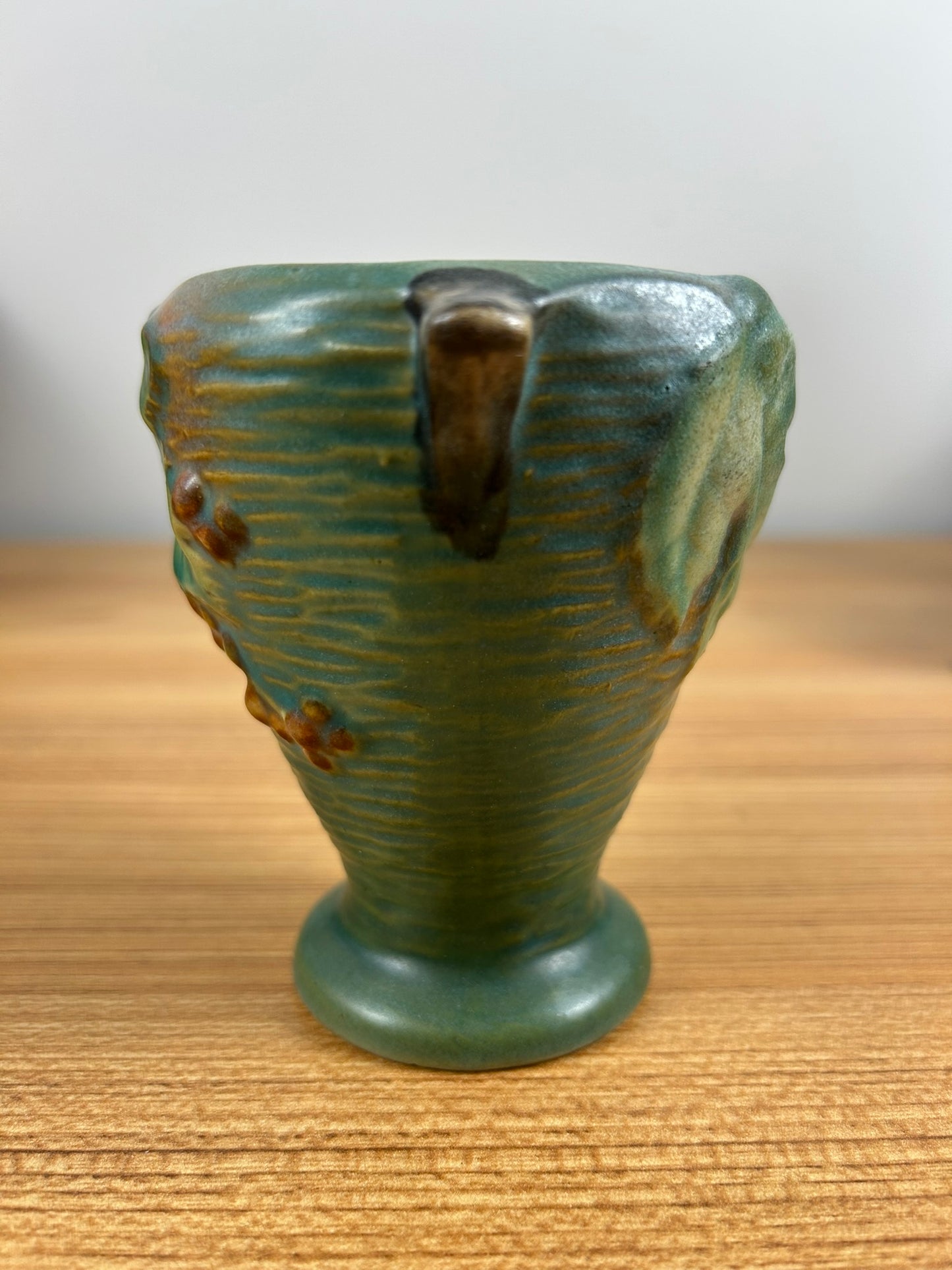 Roseville Art Pottery 1940's Bushberry 28-4 Bud Vase Planter Urn Green