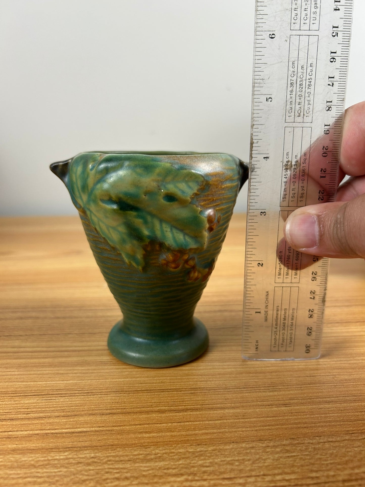 Roseville Art Pottery 1940's Bushberry 28-4 Bud Vase Planter Urn Green