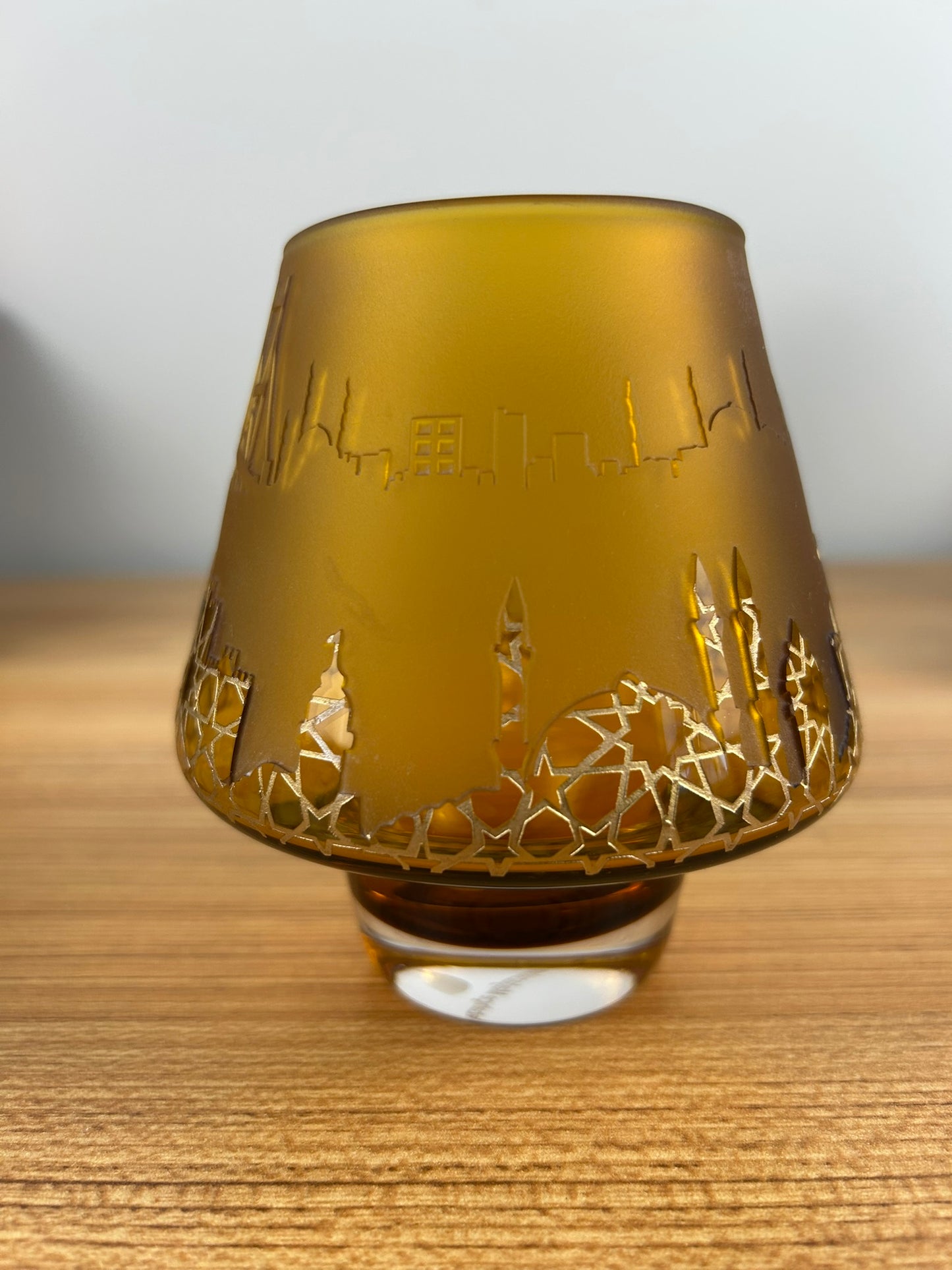 Pasabahce Magazalari Siluet Mumluk Etched Skyline Amber Glass Votive Holder