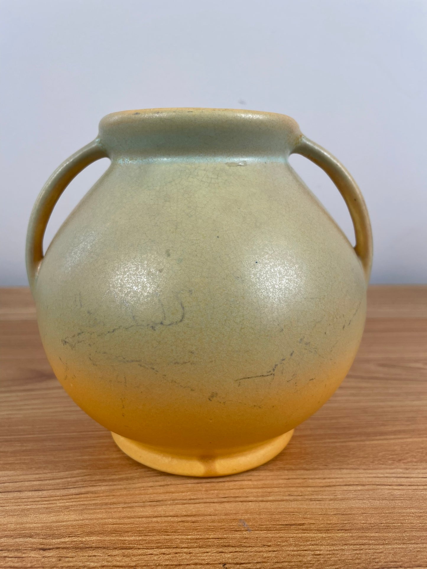 1930s RUMRILL RED WING ART POTTERY GREEN YELLOW GLAZE #302 ART DECO VASE
