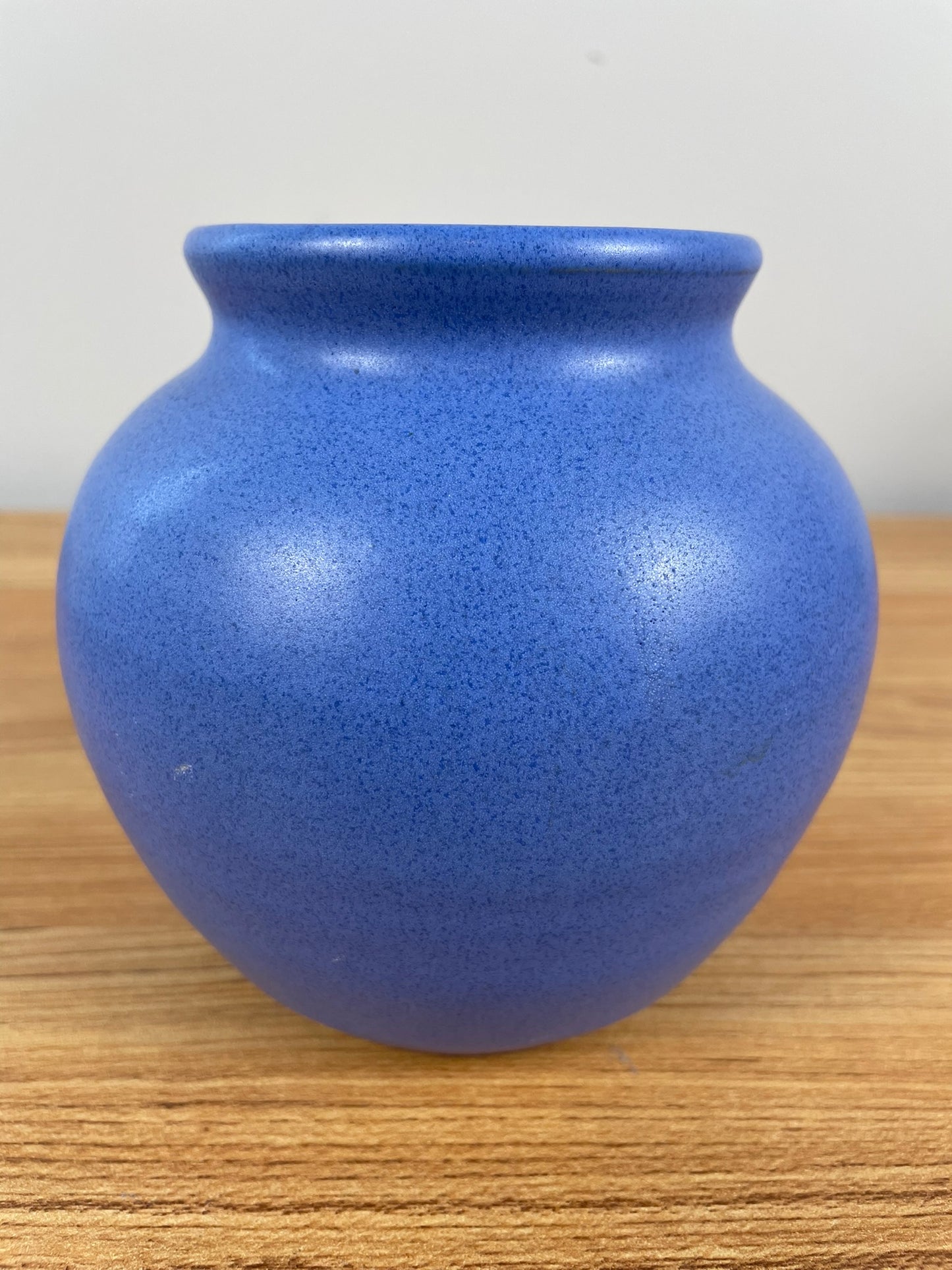 Niloak Art Pottery Vintage Vibrant Matte Blue Bulbous Vase 4.5" Tall