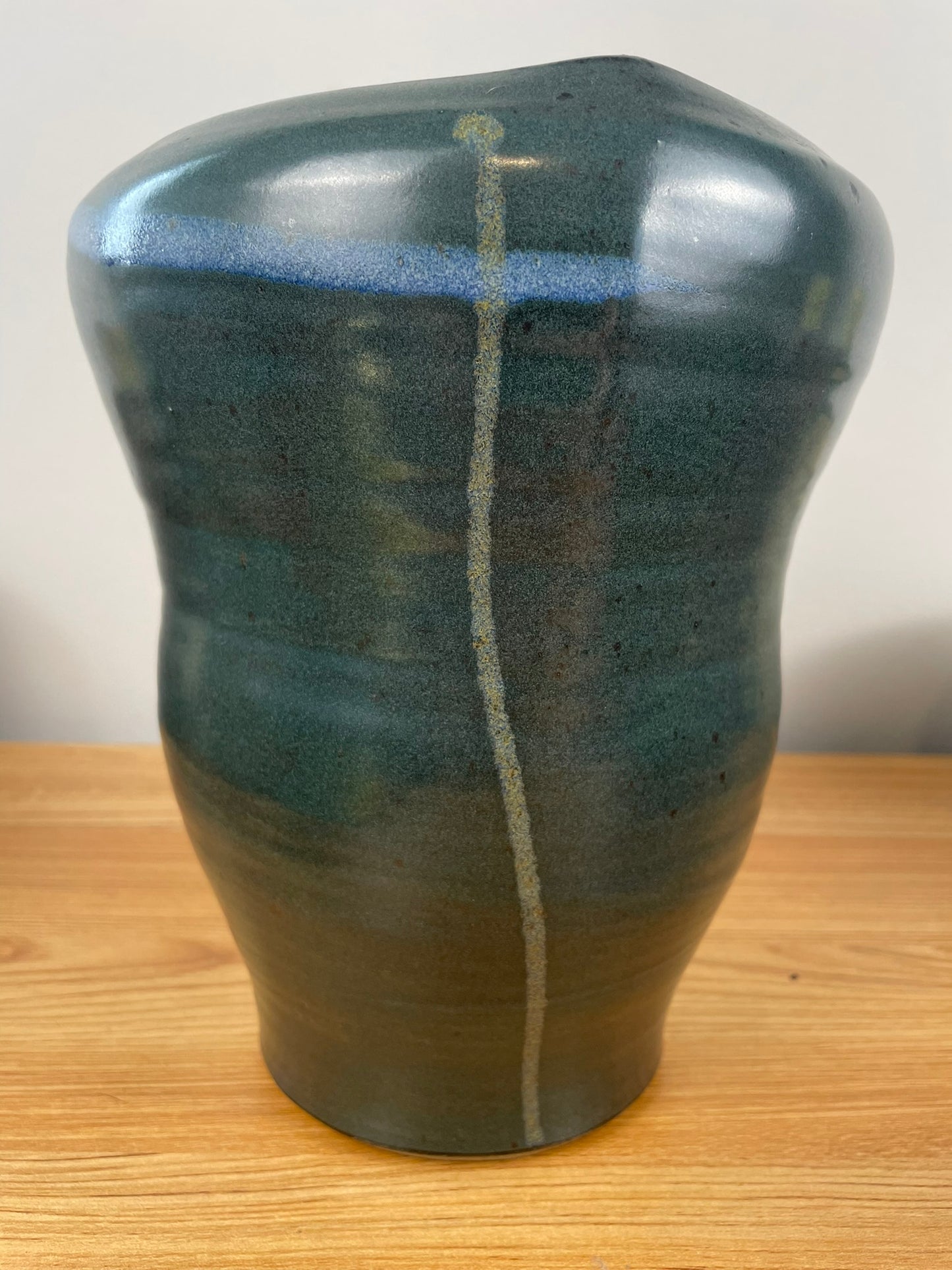 William "Bill" Kremer Studio Pottery Green Bulbous Vase Notre Dame Professor RARE