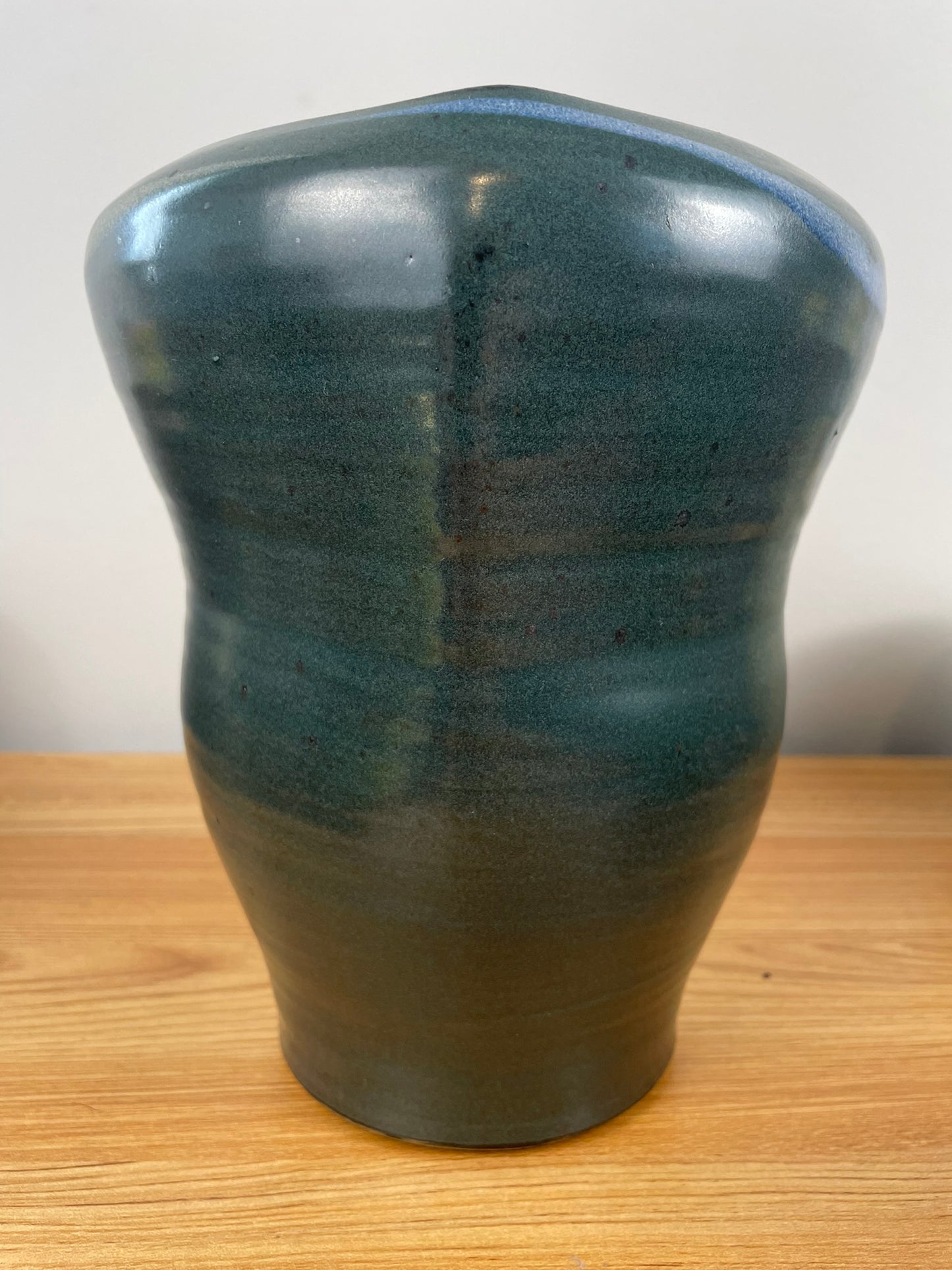 William "Bill" Kremer Studio Pottery Green Bulbous Vase Notre Dame Professor RARE