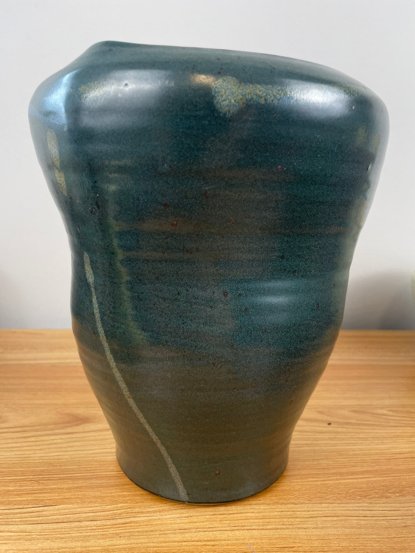 William "Bill" Kremer Studio Pottery Green Bulbous Vase Notre Dame Professor RARE