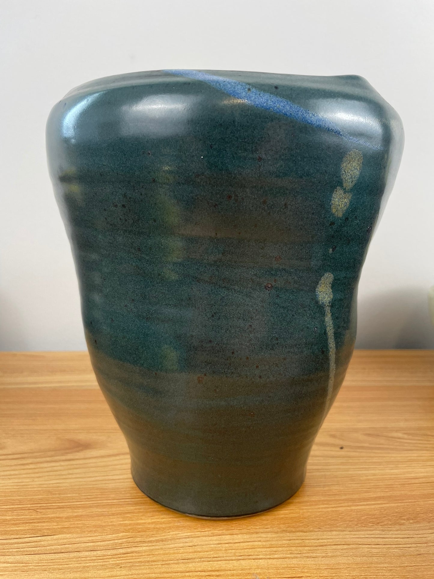 William "Bill" Kremer Studio Pottery Green Bulbous Vase Notre Dame Professor RARE